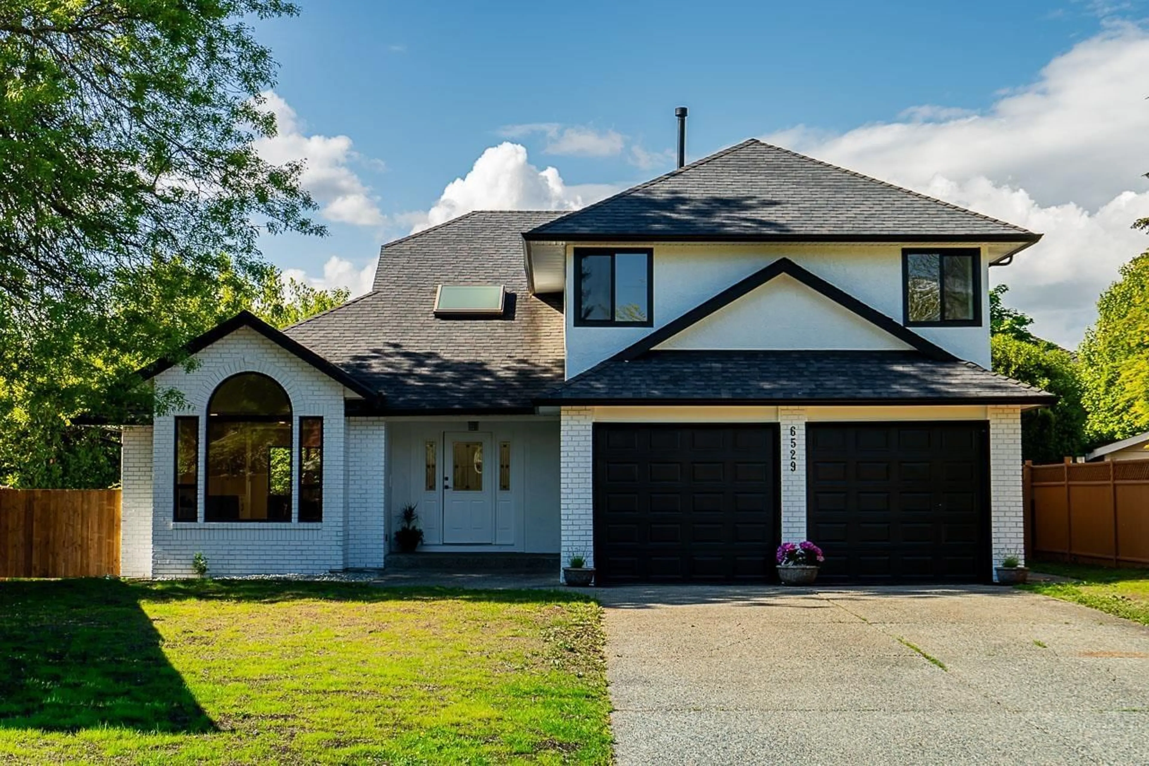 Frontside or backside of a home for 6529 CLAYTONWOOD PLACE, Surrey British Columbia V3S7T5