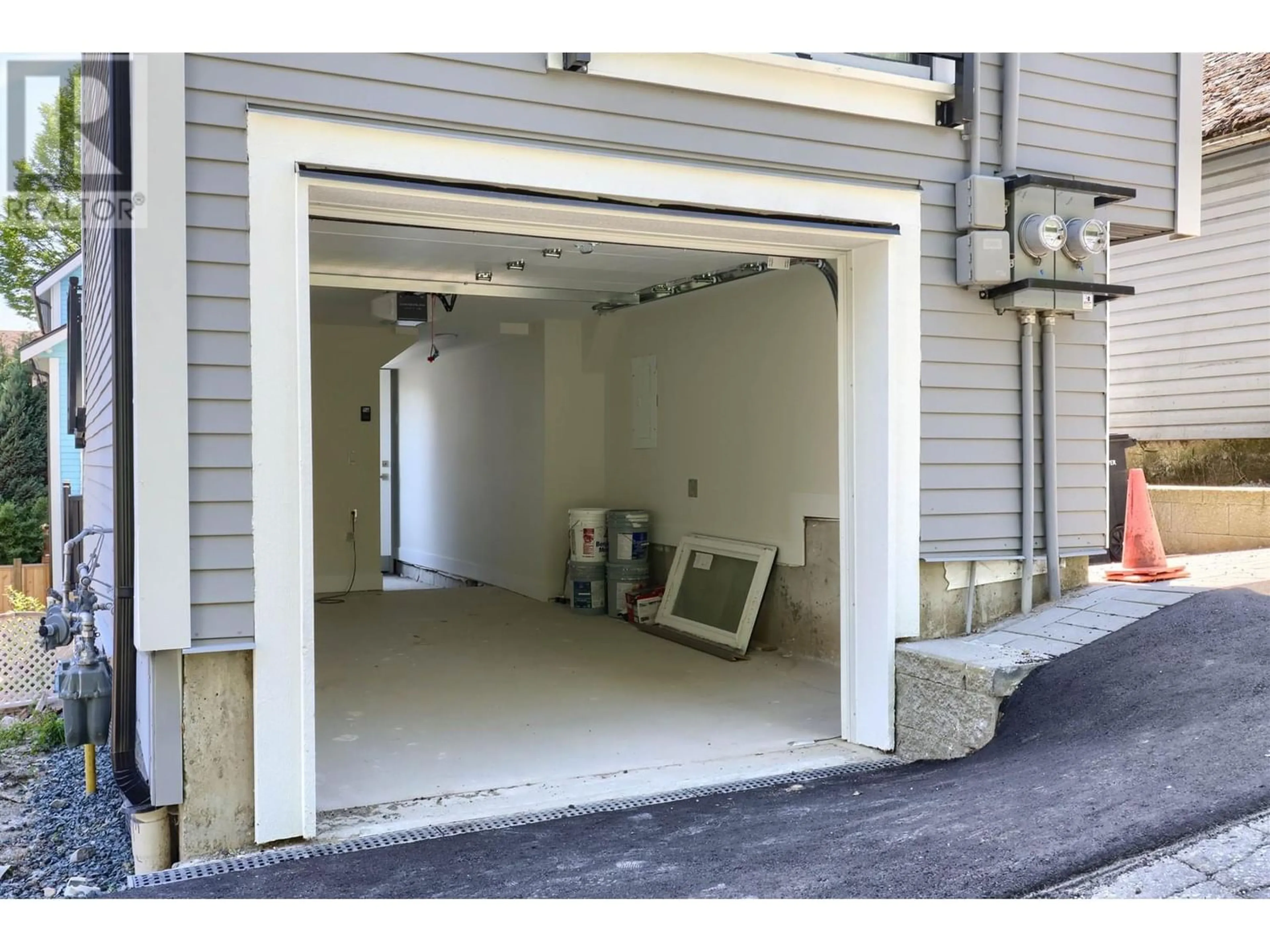 Indoor garage for 735 PRIOR STREET, Vancouver British Columbia V6A2G8