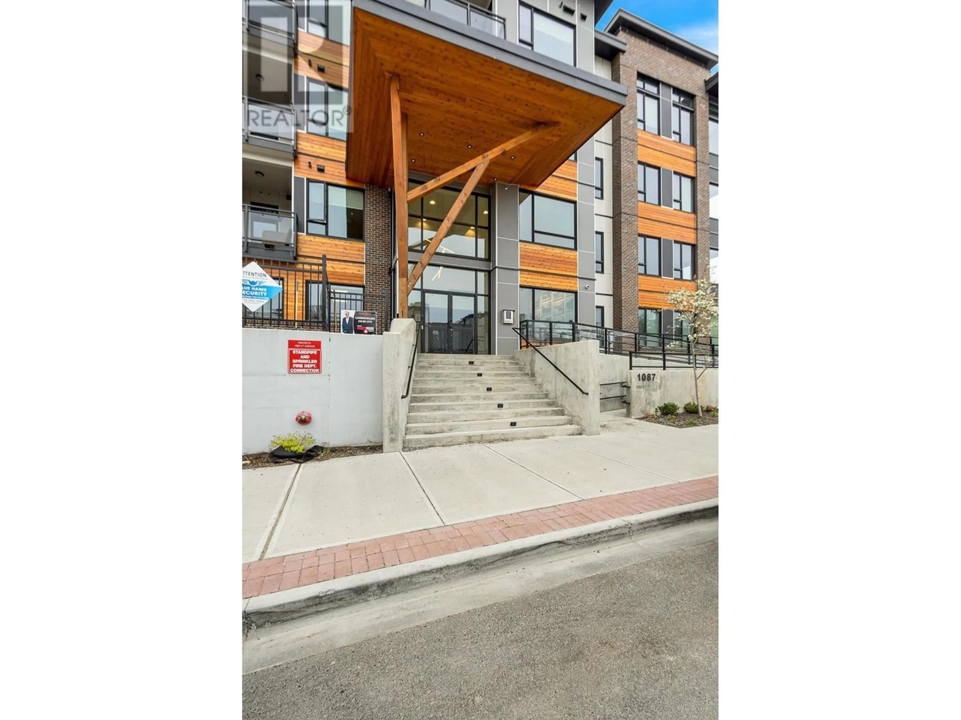 A pic from exterior of the house or condo for 202 1087 6TH AVENUE, Prince George British Columbia V2L0E5
