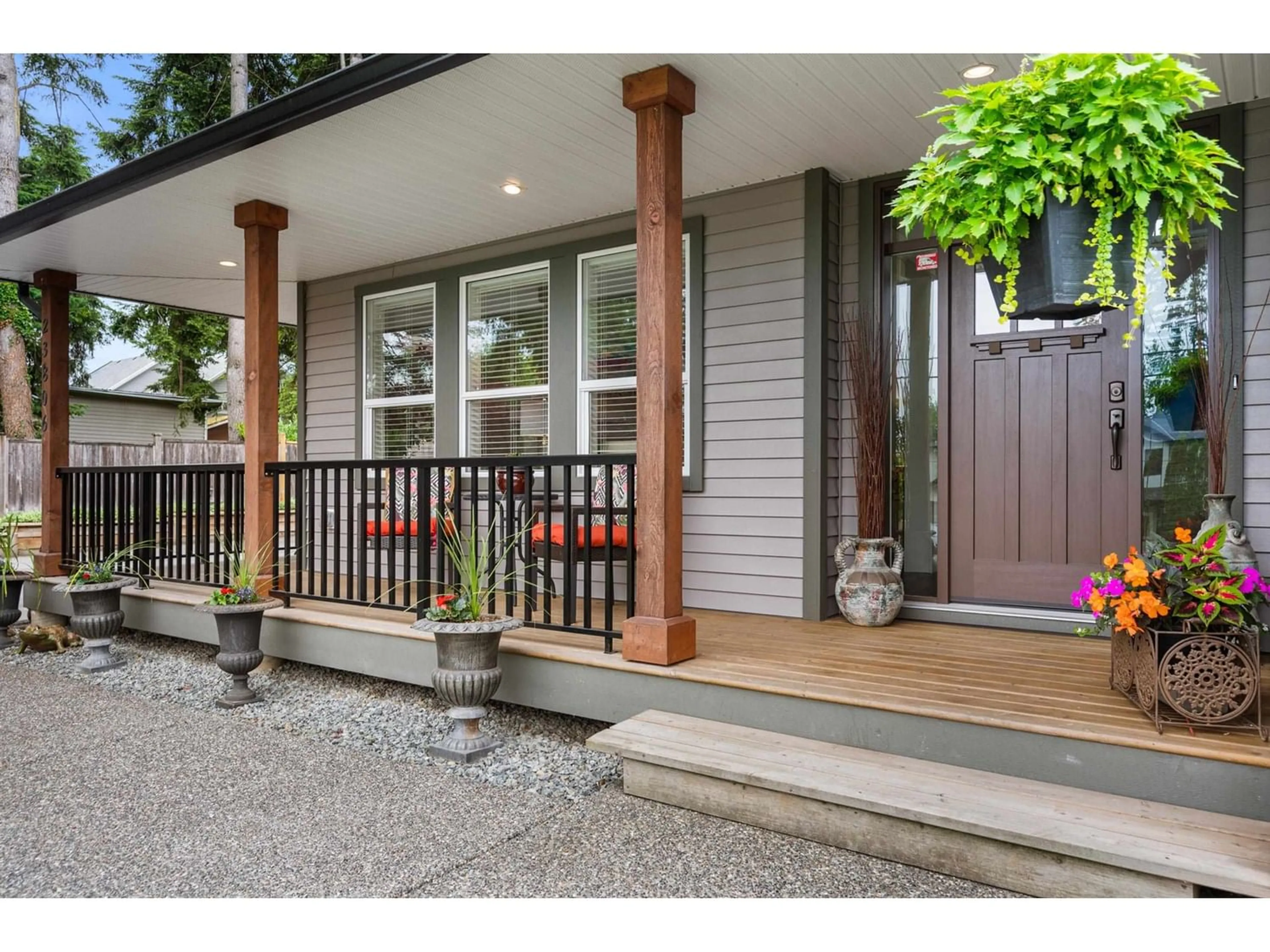 Indoor entryway for 23806 OLD YALE ROAD, Langley British Columbia V2Z2K4