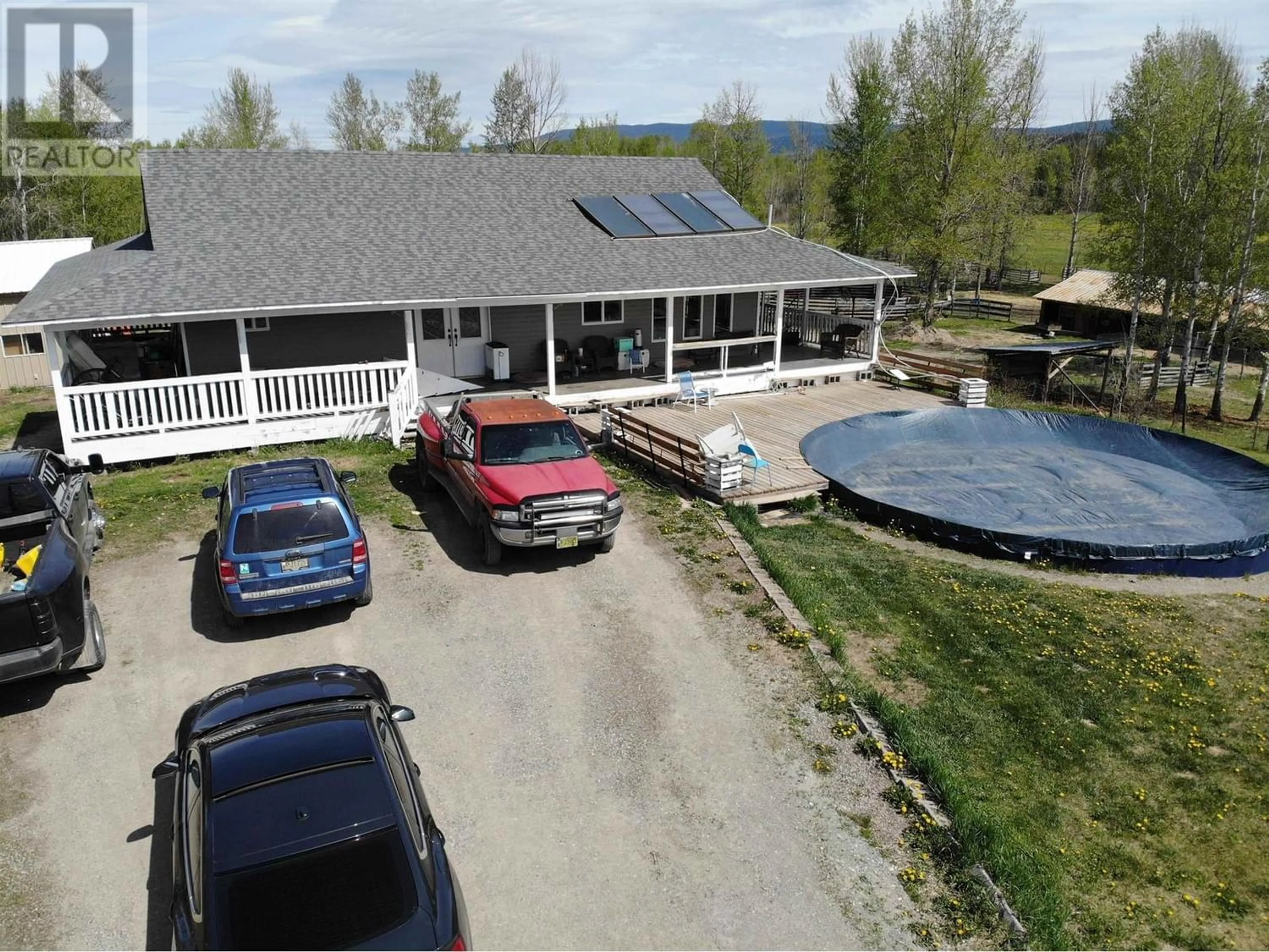 Outside view for 5691-5693 S 97 HIGHWAY, Quesnel British Columbia V2J6L8