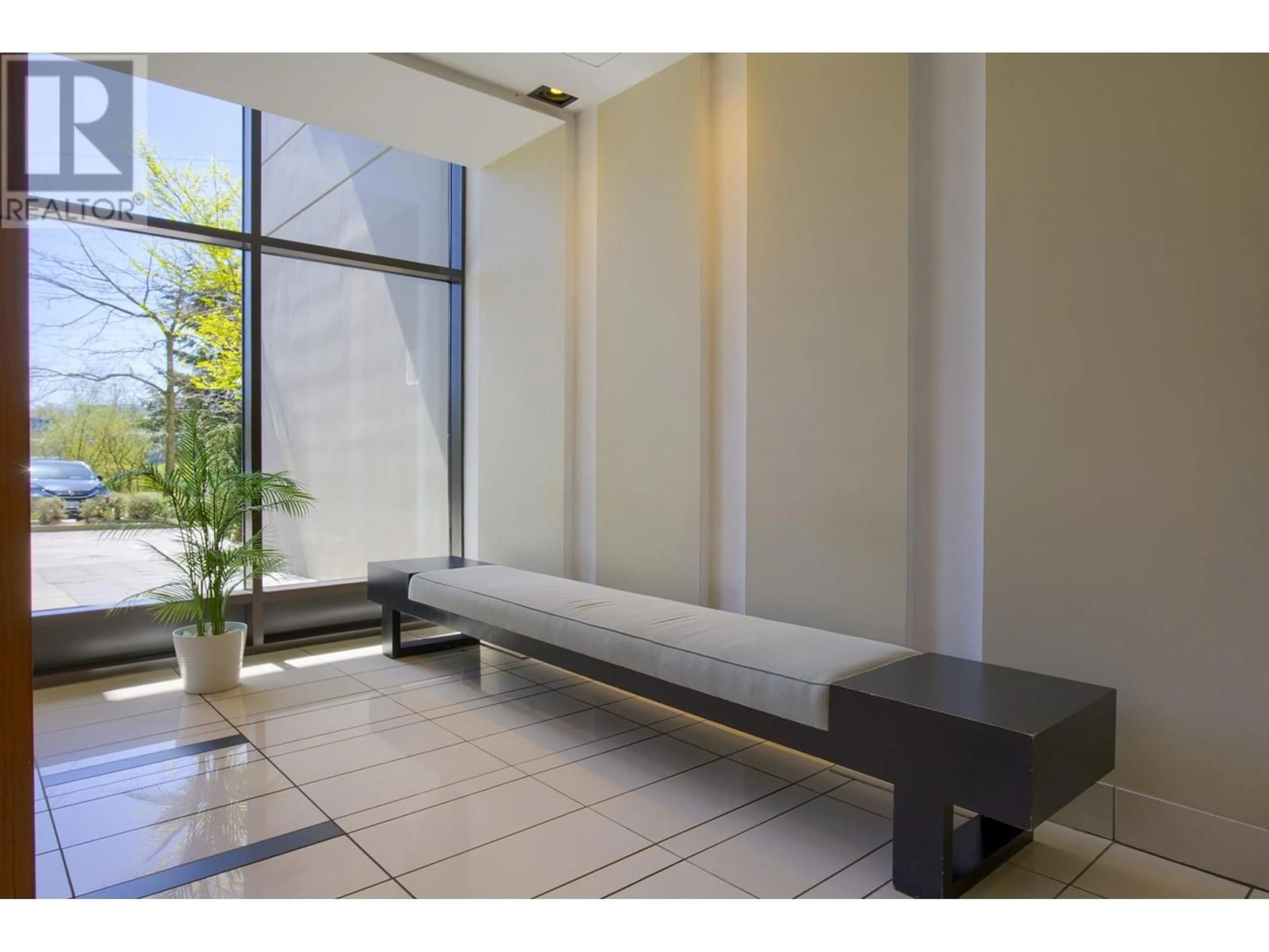 Indoor lobby for 604 4178 DAWSON STREET, Burnaby British Columbia V5C0A4