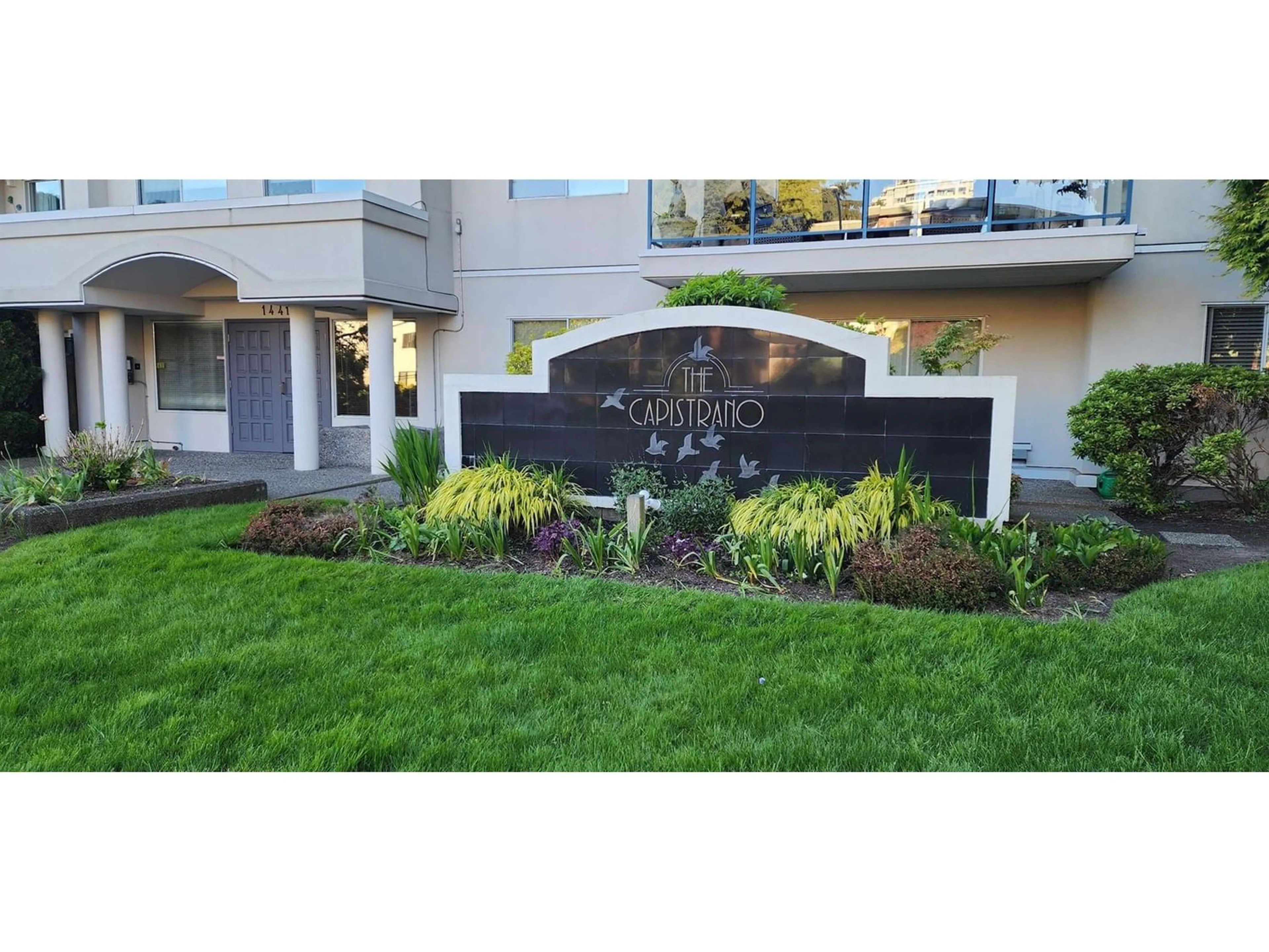 A pic from exterior of the house or condo for 302 1441 BLACKWOOD STREET, White Rock British Columbia V4A6E3