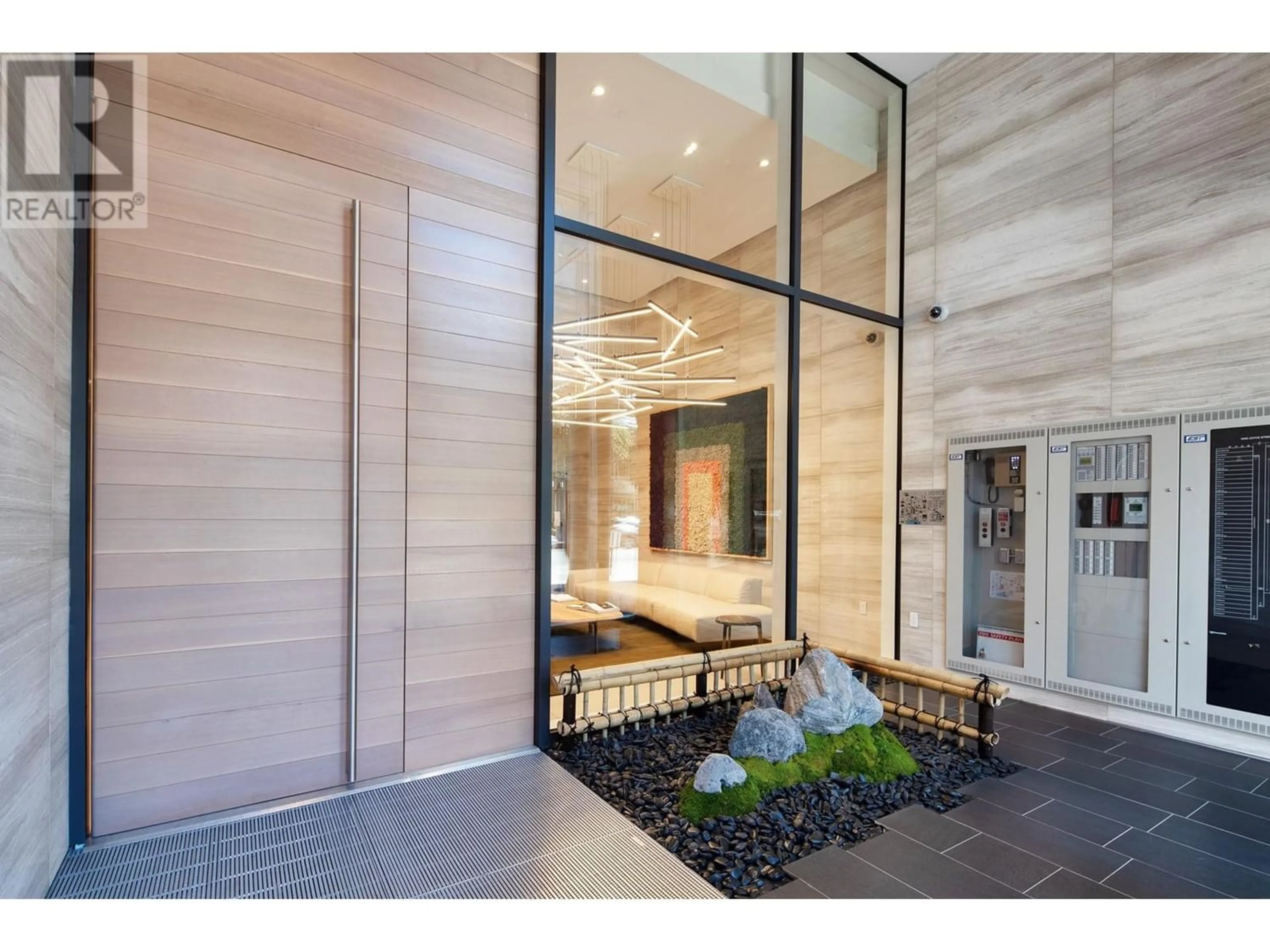 Indoor entryway for 201 5058 JOYCE STREET, Vancouver British Columbia V5R0J9