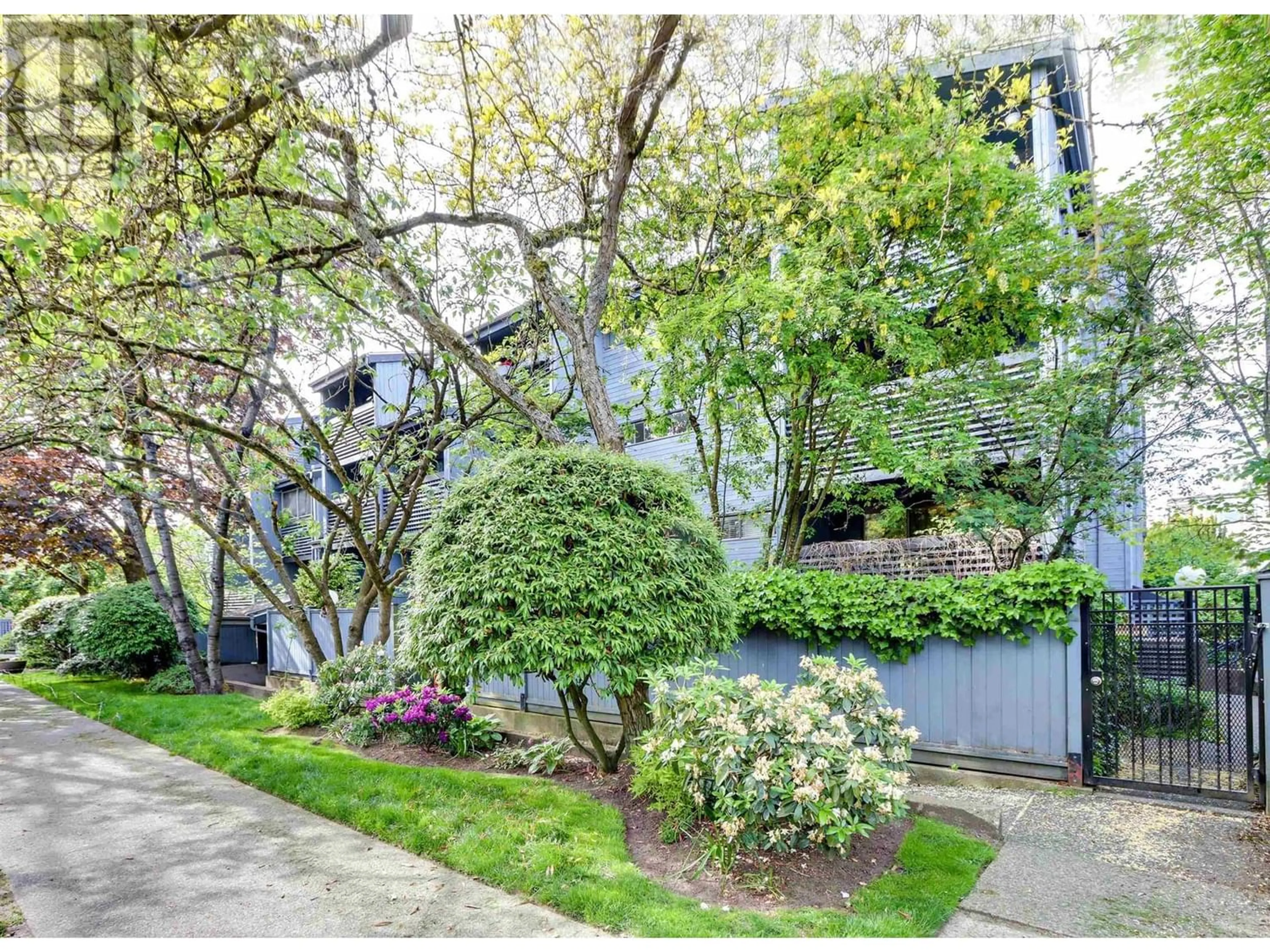 A pic from exterior of the house or condo for 301 2173 W 6 AVENUE, Vancouver British Columbia V6K1V5