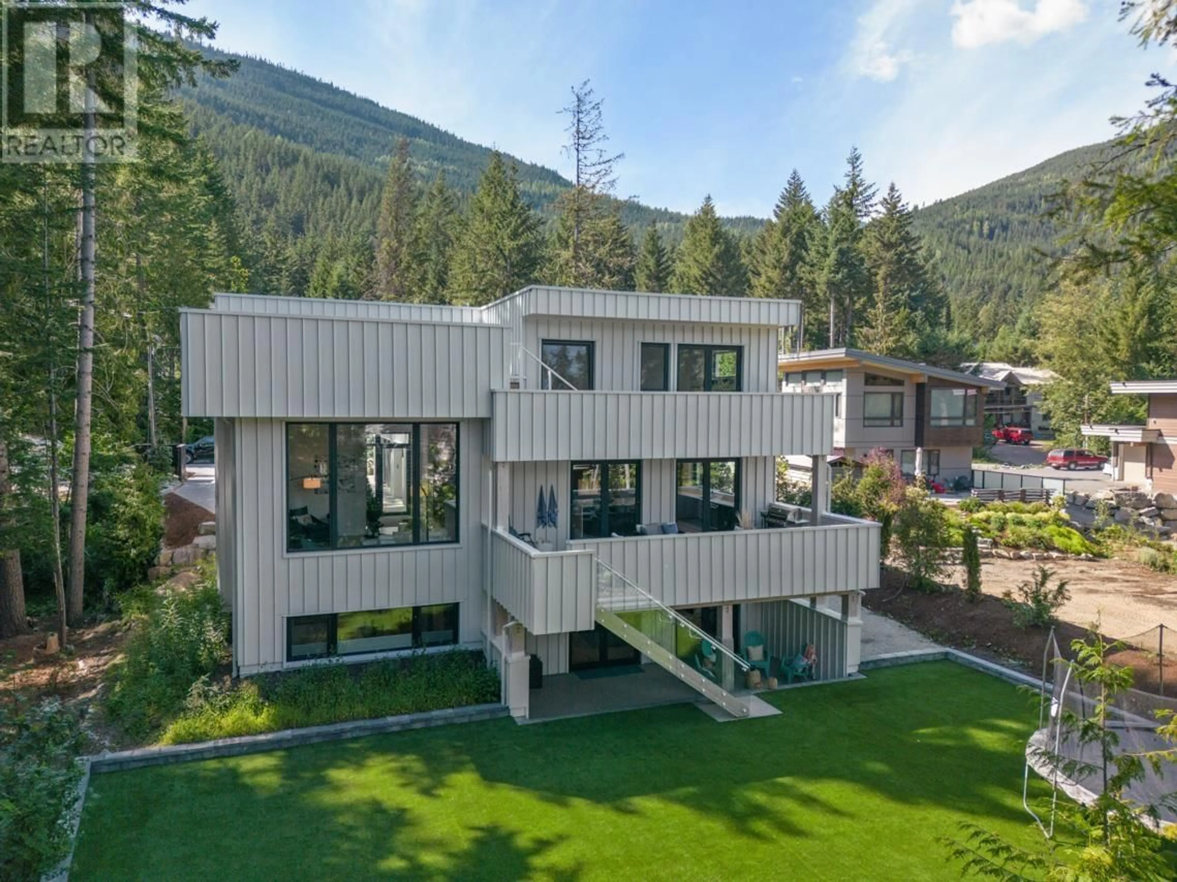 Frontside or backside of a home for 8328 NEEDLES DRIVE, Whistler British Columbia V8E0G1