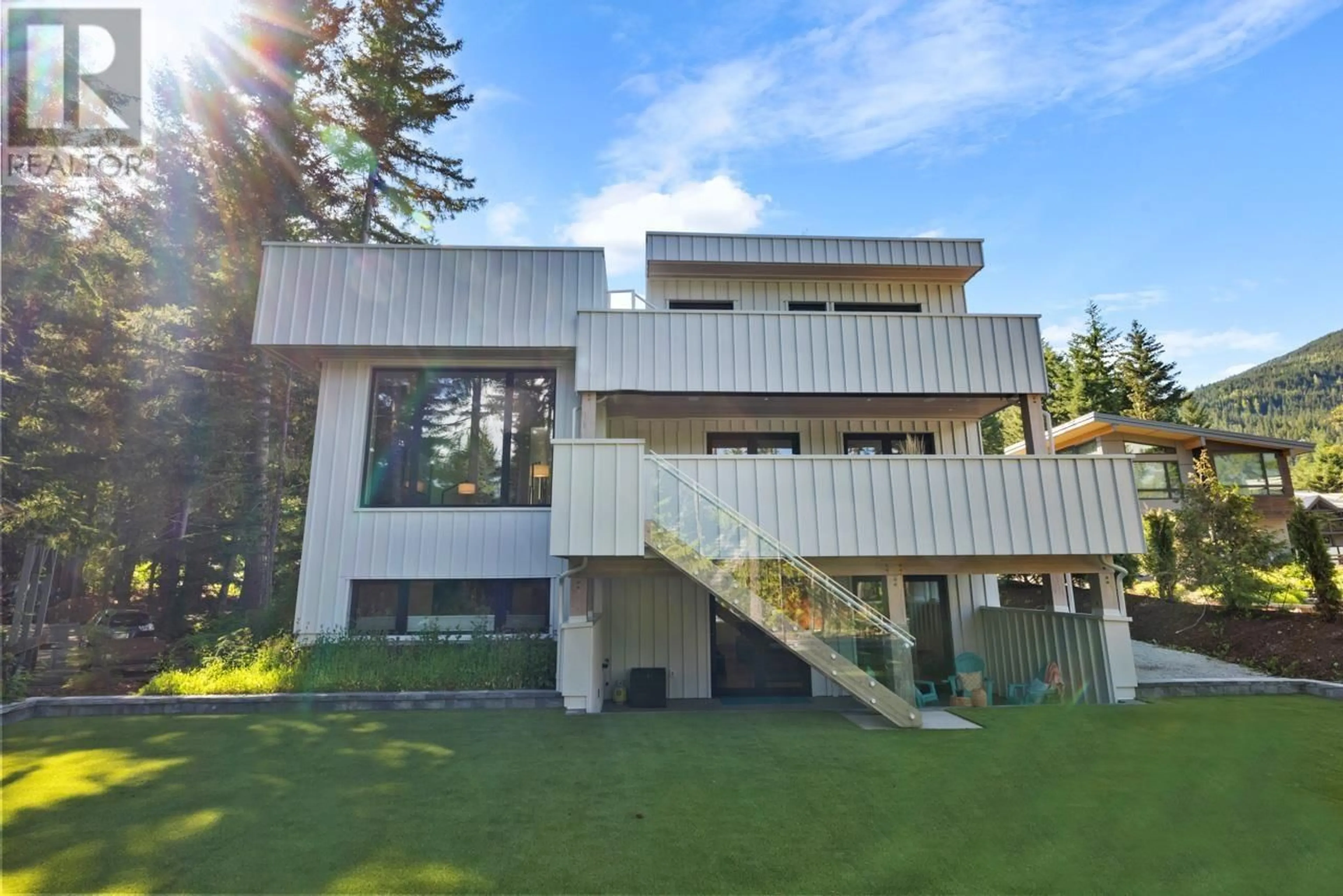 Frontside or backside of a home for 8328 NEEDLES DRIVE, Whistler British Columbia V8E0G1