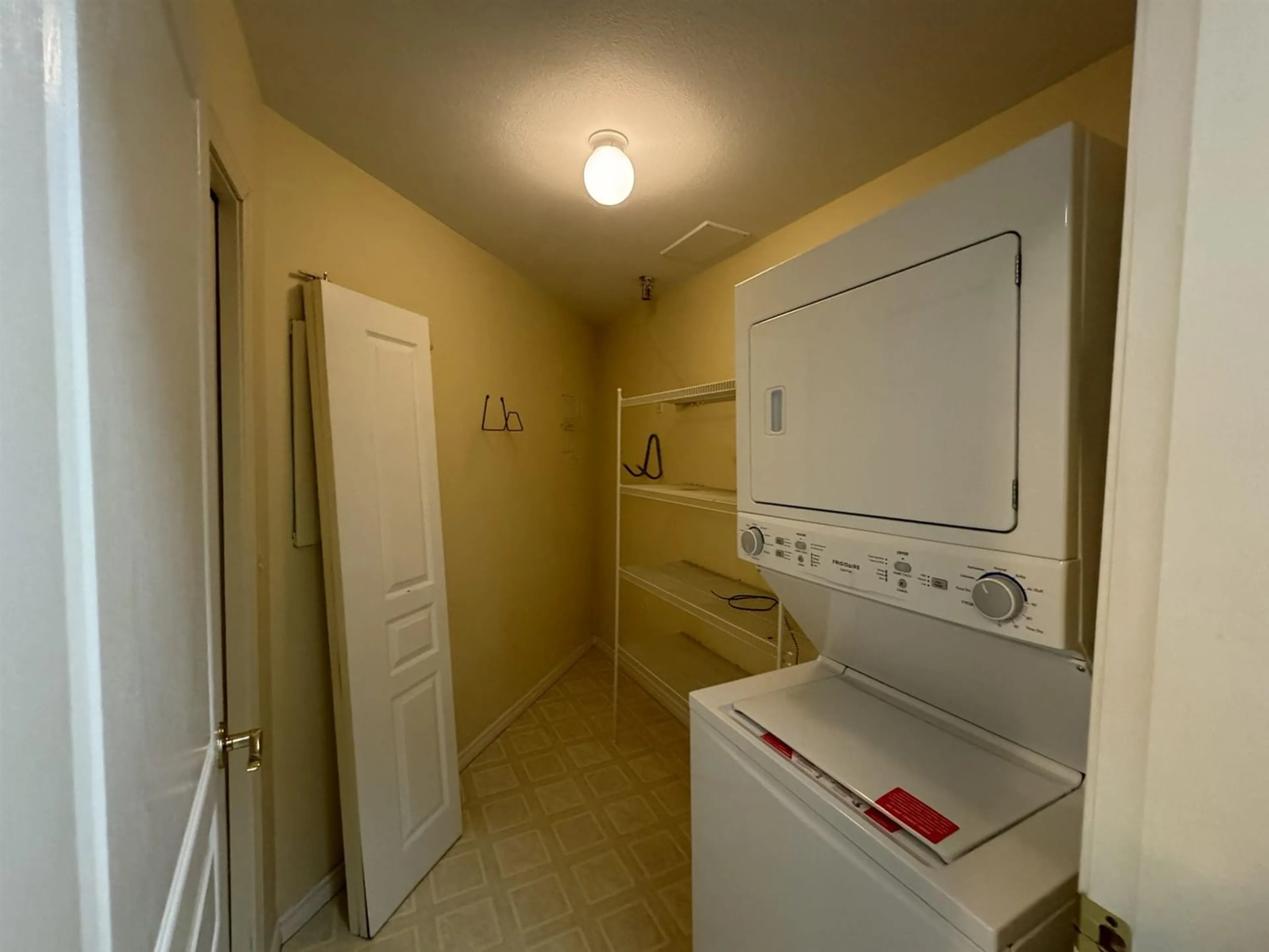 Laundry room for 105 10320 156 STREET, Surrey British Columbia V3R4L8