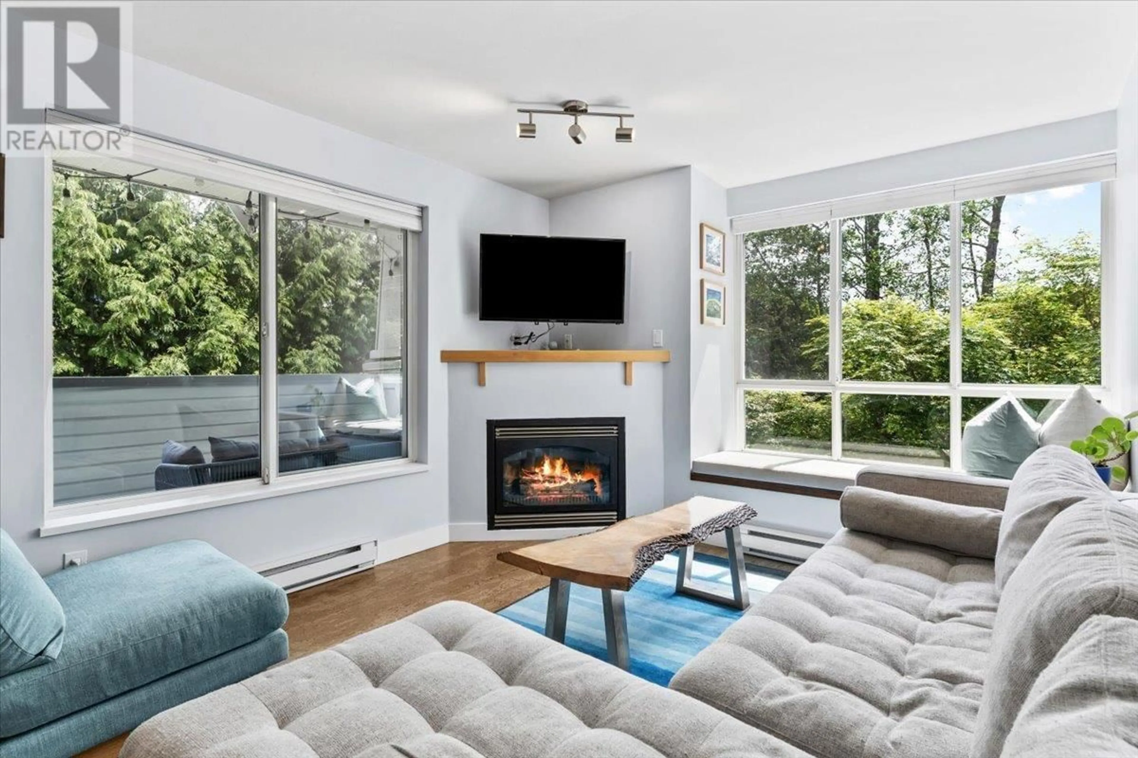 Living room for 314 1111 LYNN VALLEY ROAD, North Vancouver British Columbia V7J3V4