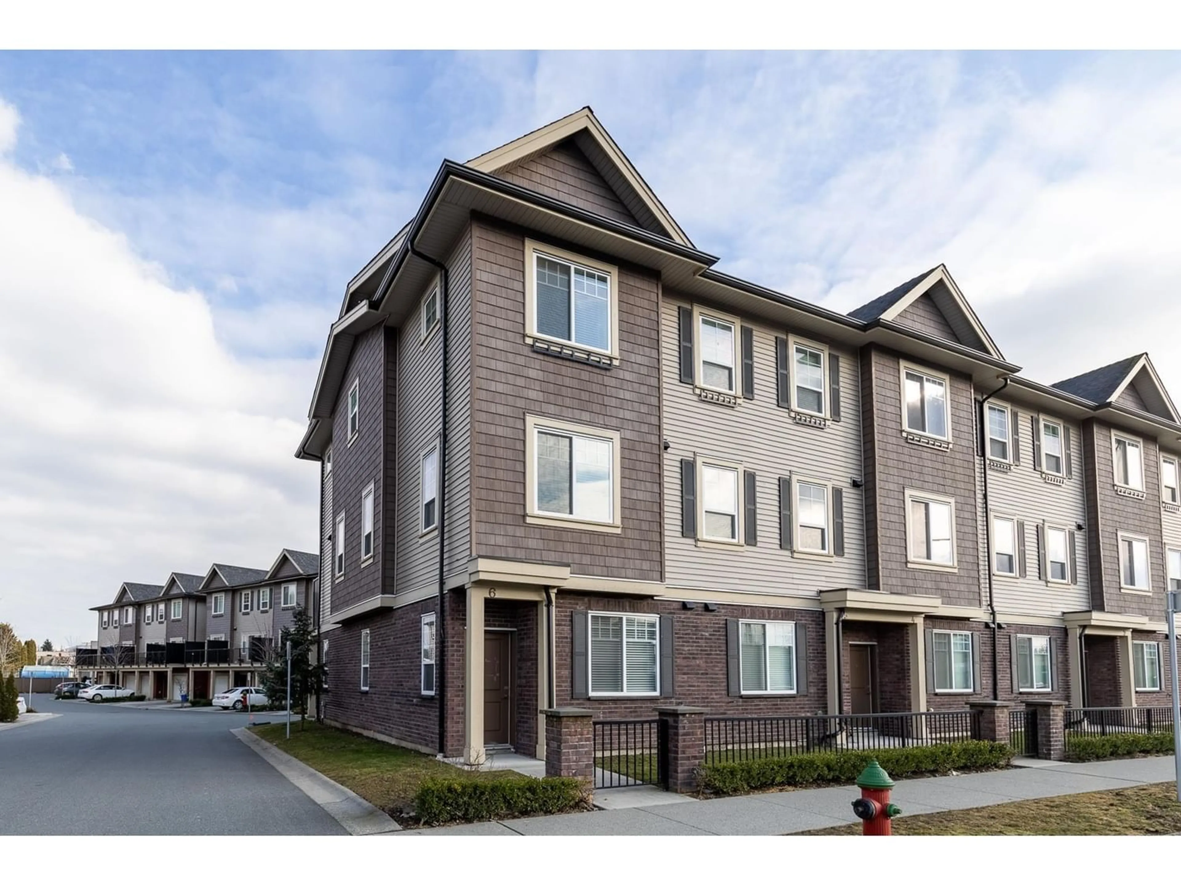 A pic from exterior of the house or condo for 6 2530 JANZEN STREET, Abbotsford British Columbia V2T0H7