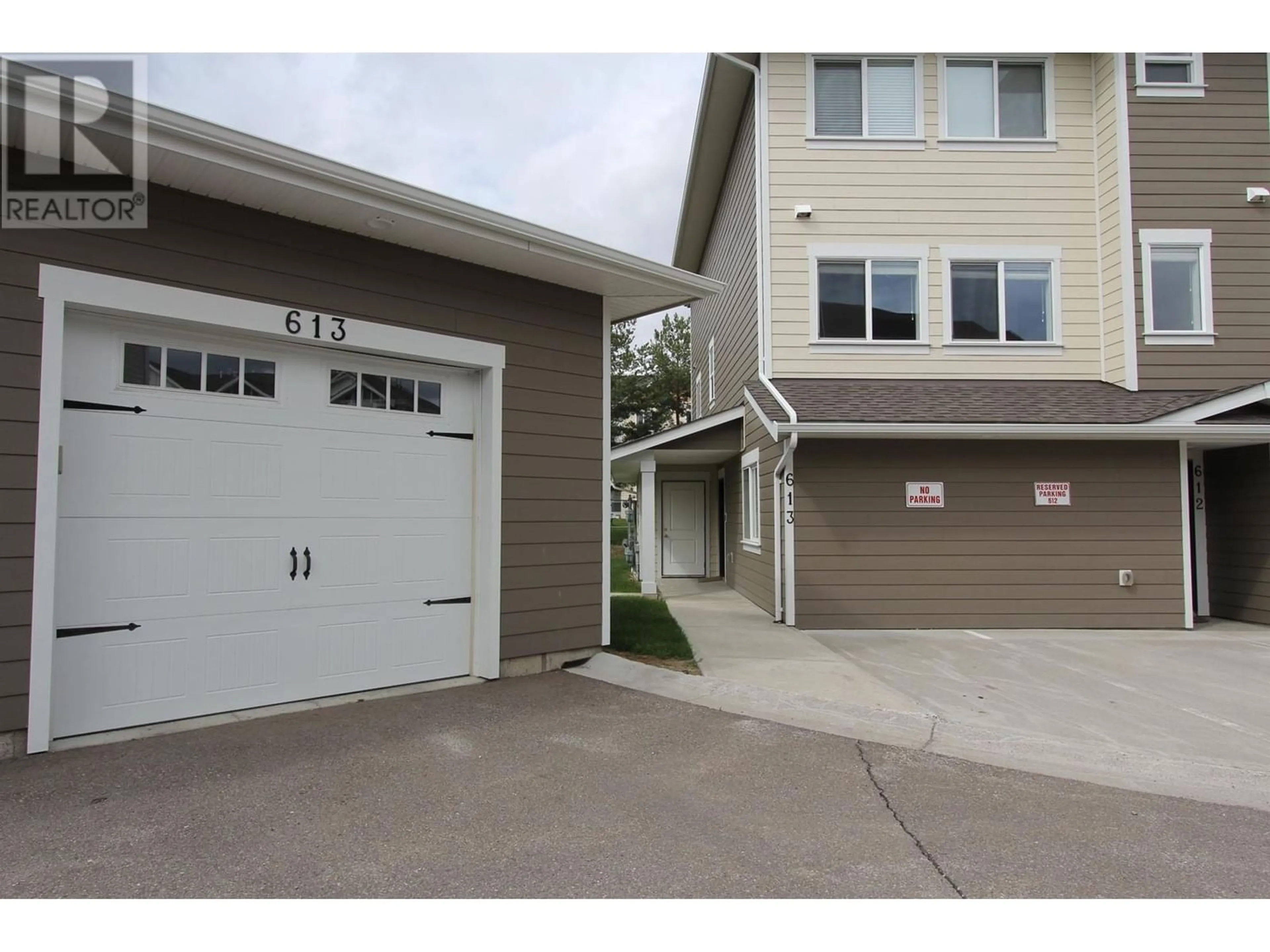 A pic from exterior of the house or condo for 613 467 S TABOR BOULEVARD, Prince George British Columbia V2M0B1