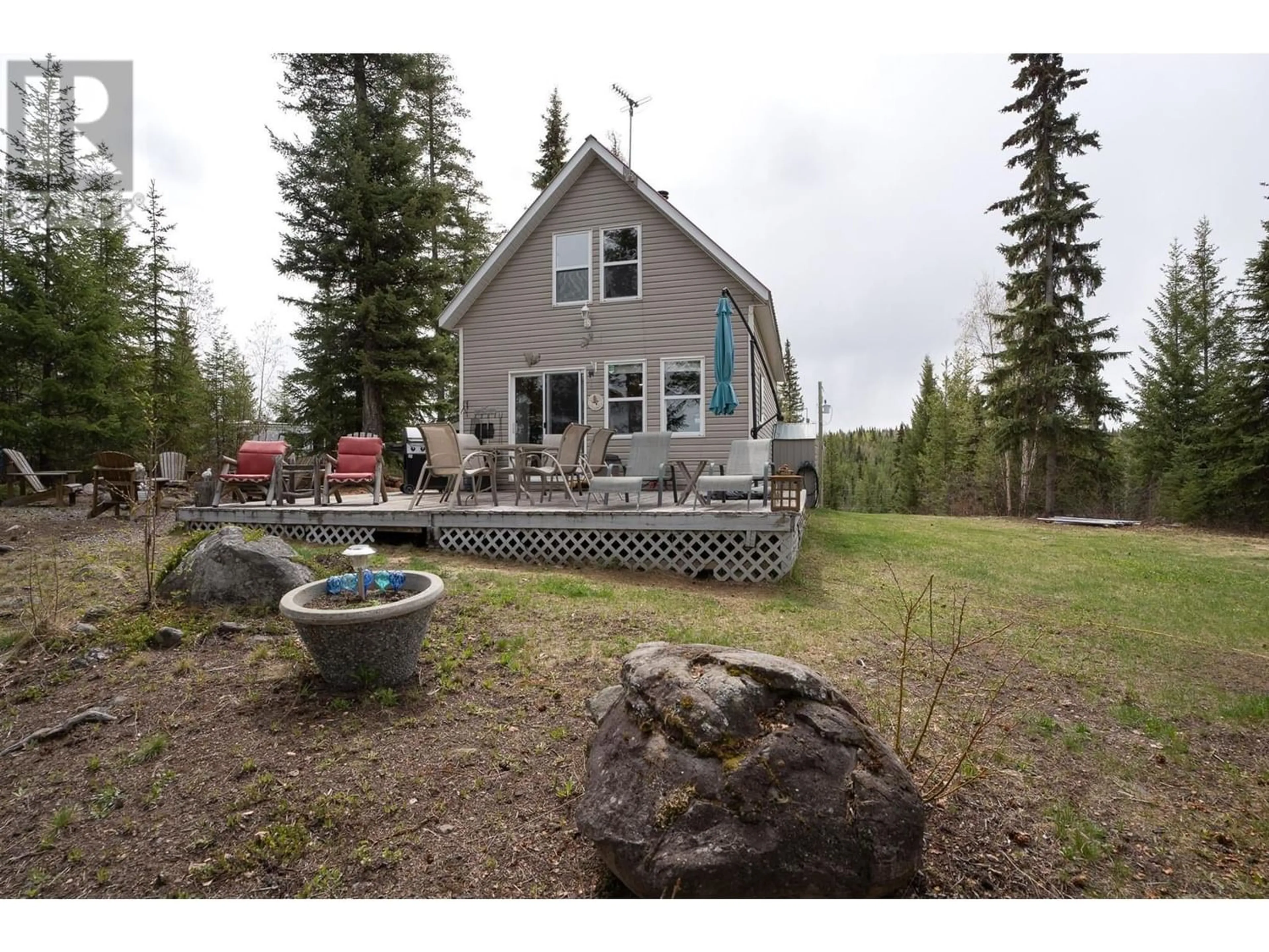 Cottage for 49500 LLOYD DRIVE, Cluculz Lake British Columbia V0J3A3