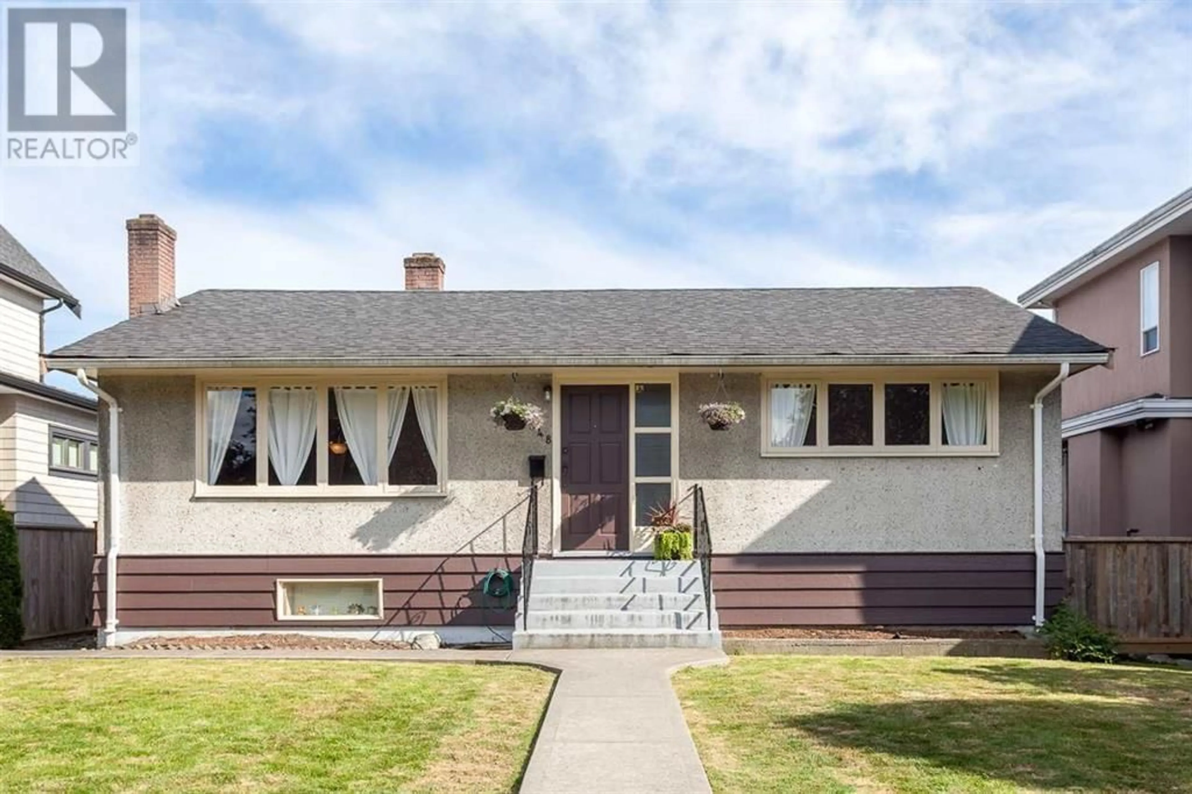 Frontside or backside of a home for 2348 OLIVER CRESCENT, Vancouver British Columbia V6L1S5