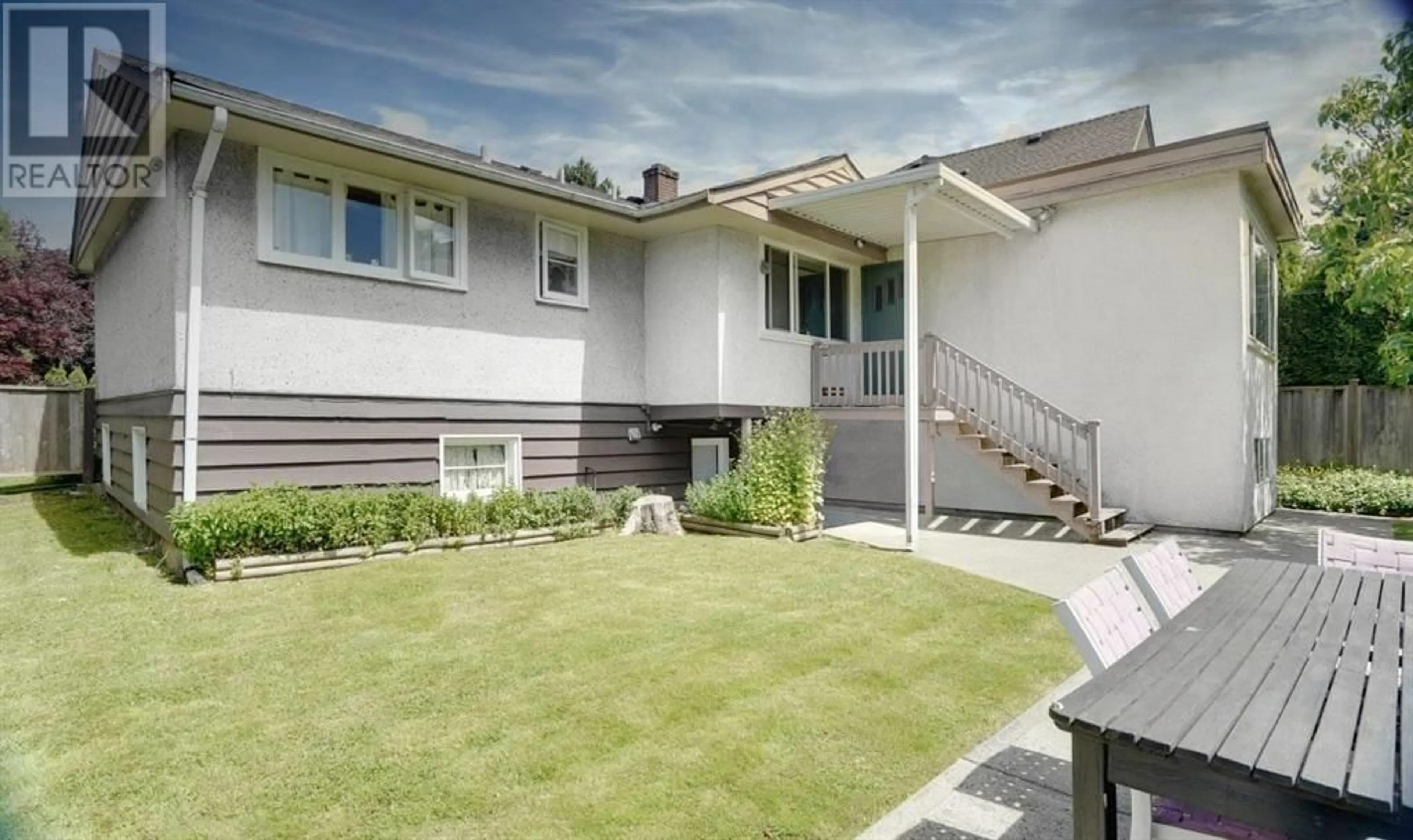 Frontside or backside of a home for 2348 OLIVER CRESCENT, Vancouver British Columbia V6L1S5