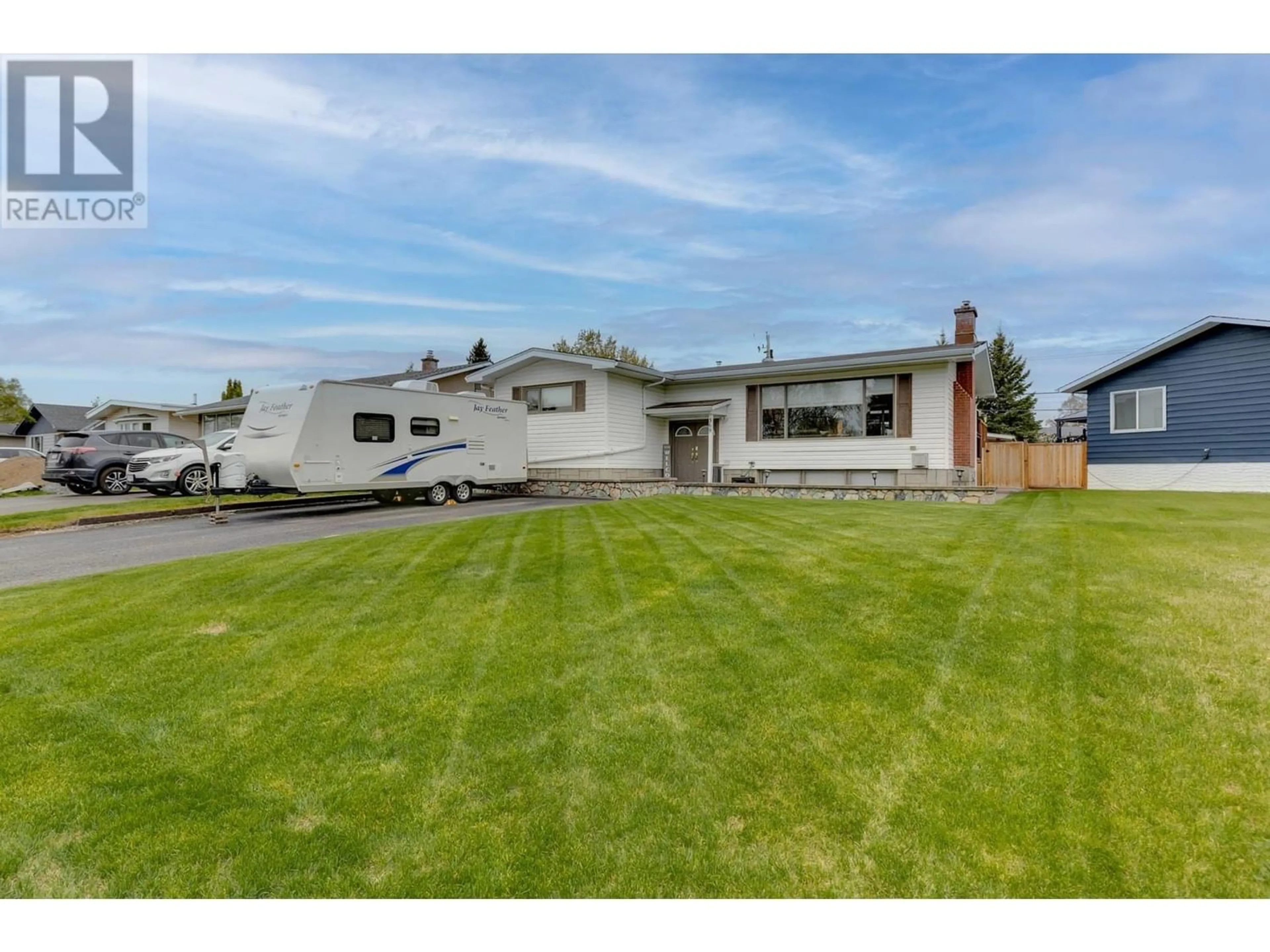 Frontside or backside of a home for 369 NICHOLSON STREET, Prince George British Columbia V2M3H3