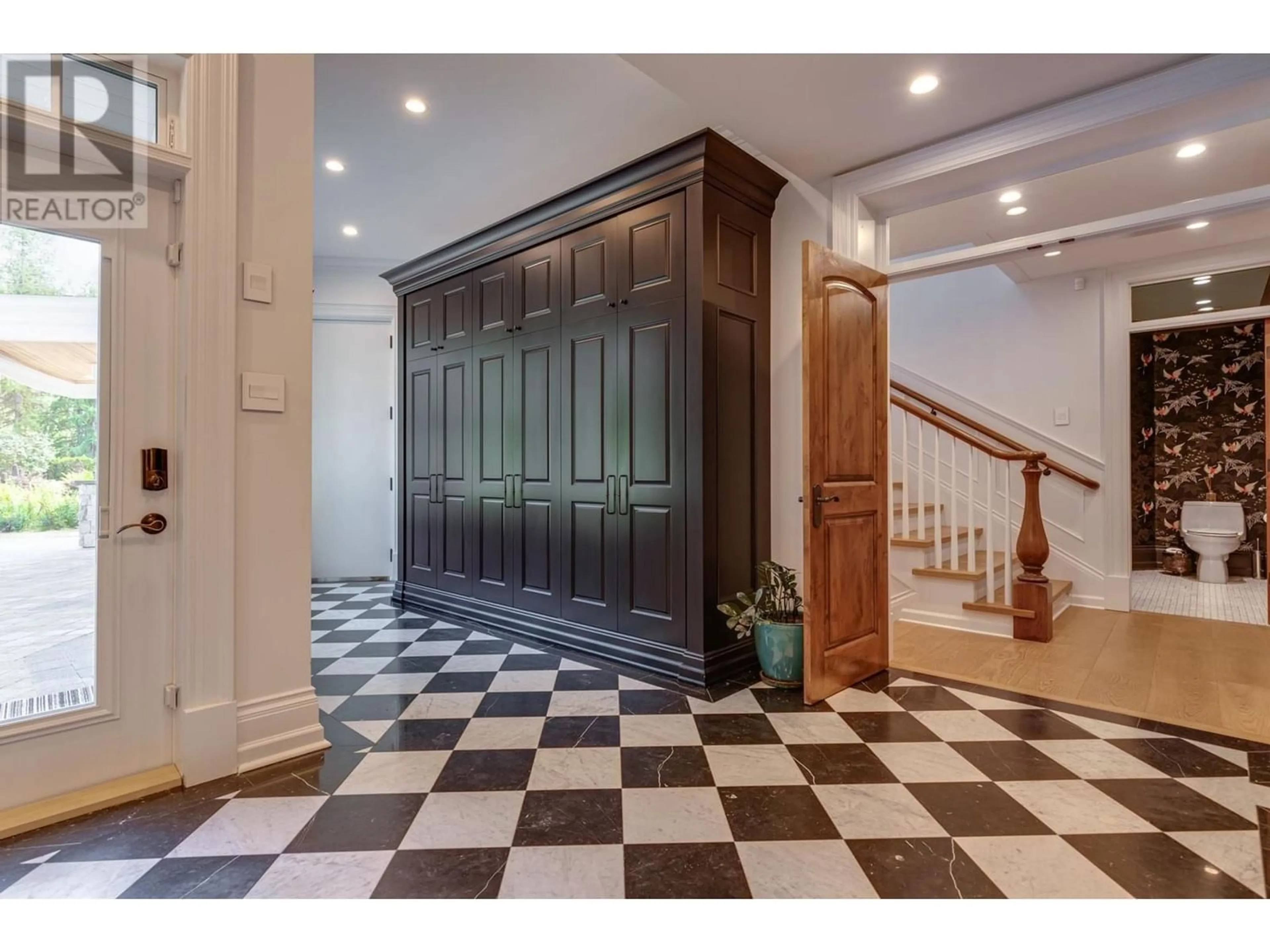 Indoor entryway, wood floors for 7015 BENCH DRIVE, Prince George British Columbia V2K5A2