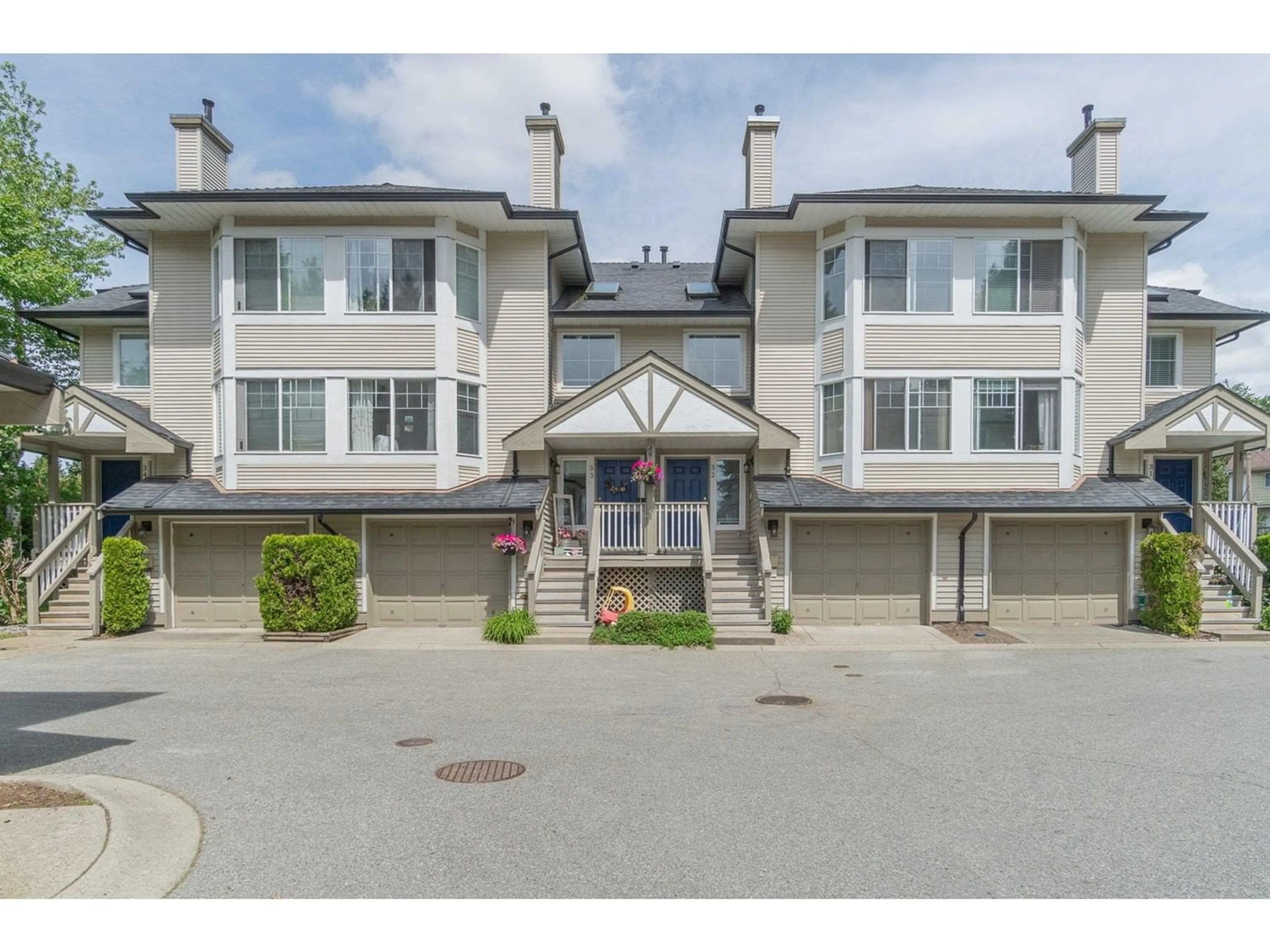 A pic from exterior of the house or condo for 32 7640 BLOTT STREET, Mission British Columbia V2V3K3