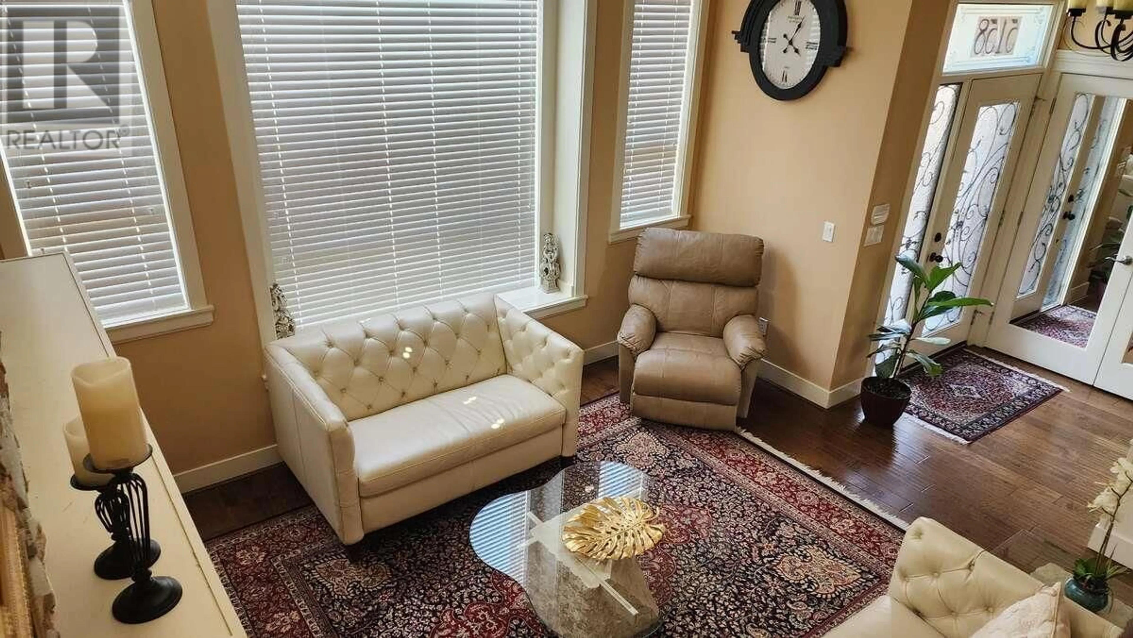 Living room with furniture, unknown for 5158 FRANCES STREET, Burnaby British Columbia V5B1T3