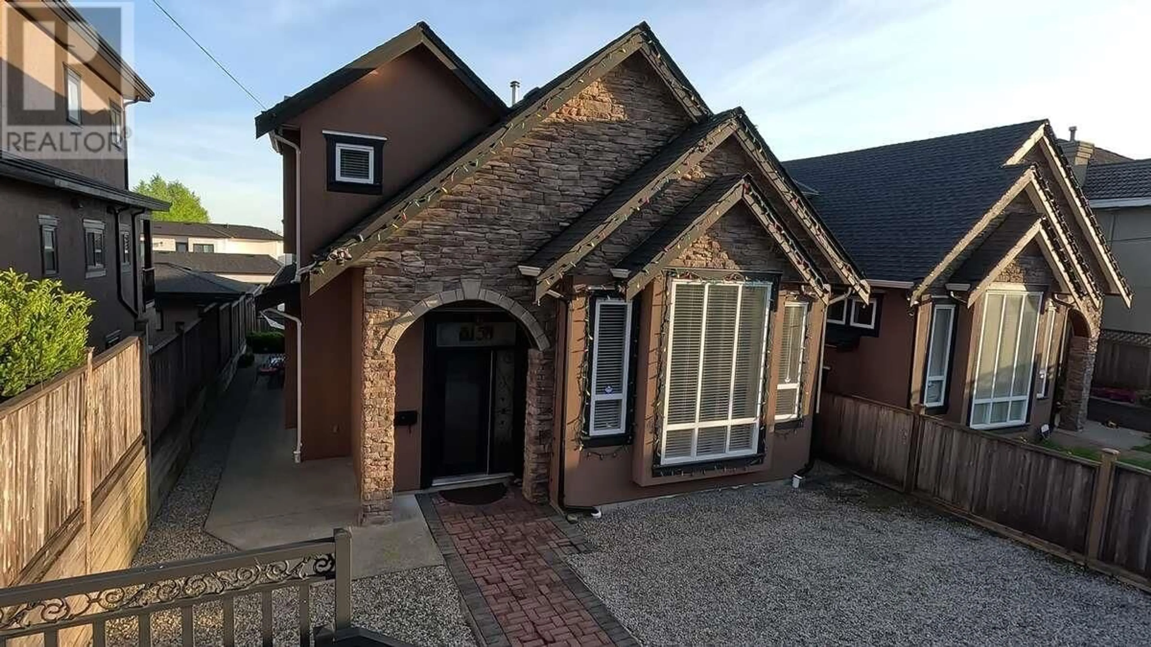 Home with brick exterior material for 5158 FRANCES STREET, Burnaby British Columbia V5B1T3