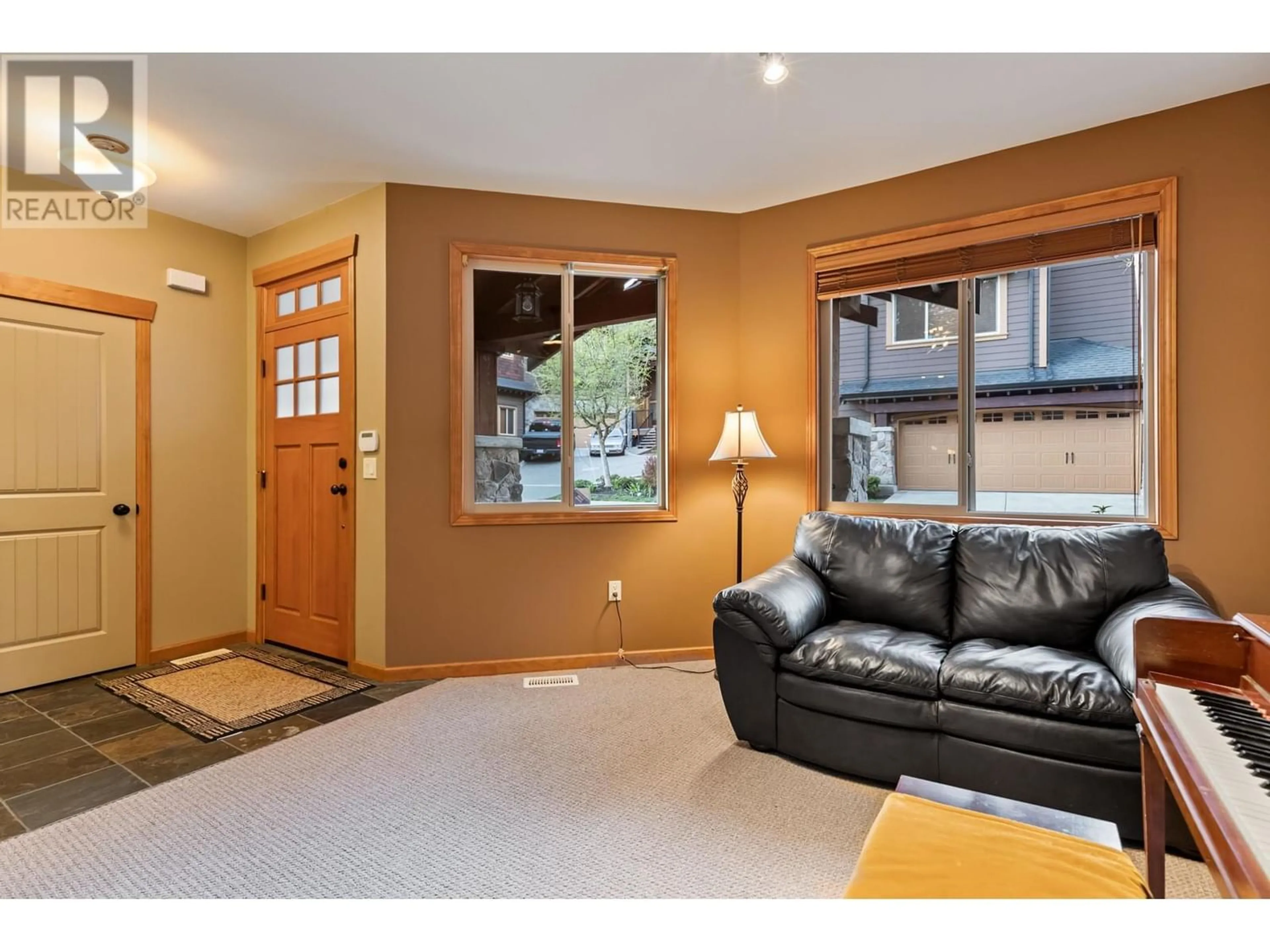 Indoor entryway for 65 24185 106B AVENUE, Maple Ridge British Columbia V2W0C5