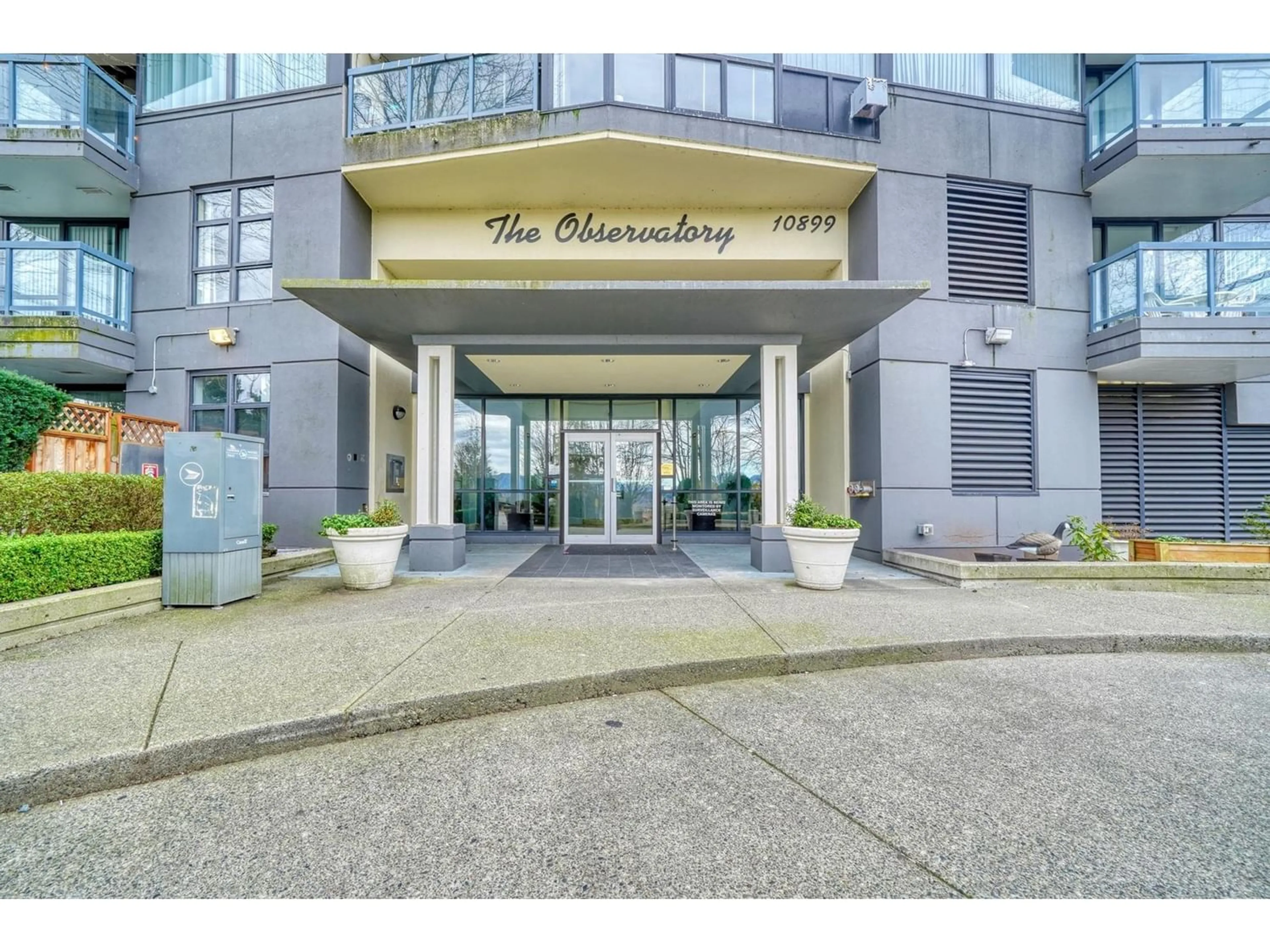 Indoor foyer for 606 10899 UNIVERSITY DRIVE, Surrey British Columbia V3T5V2