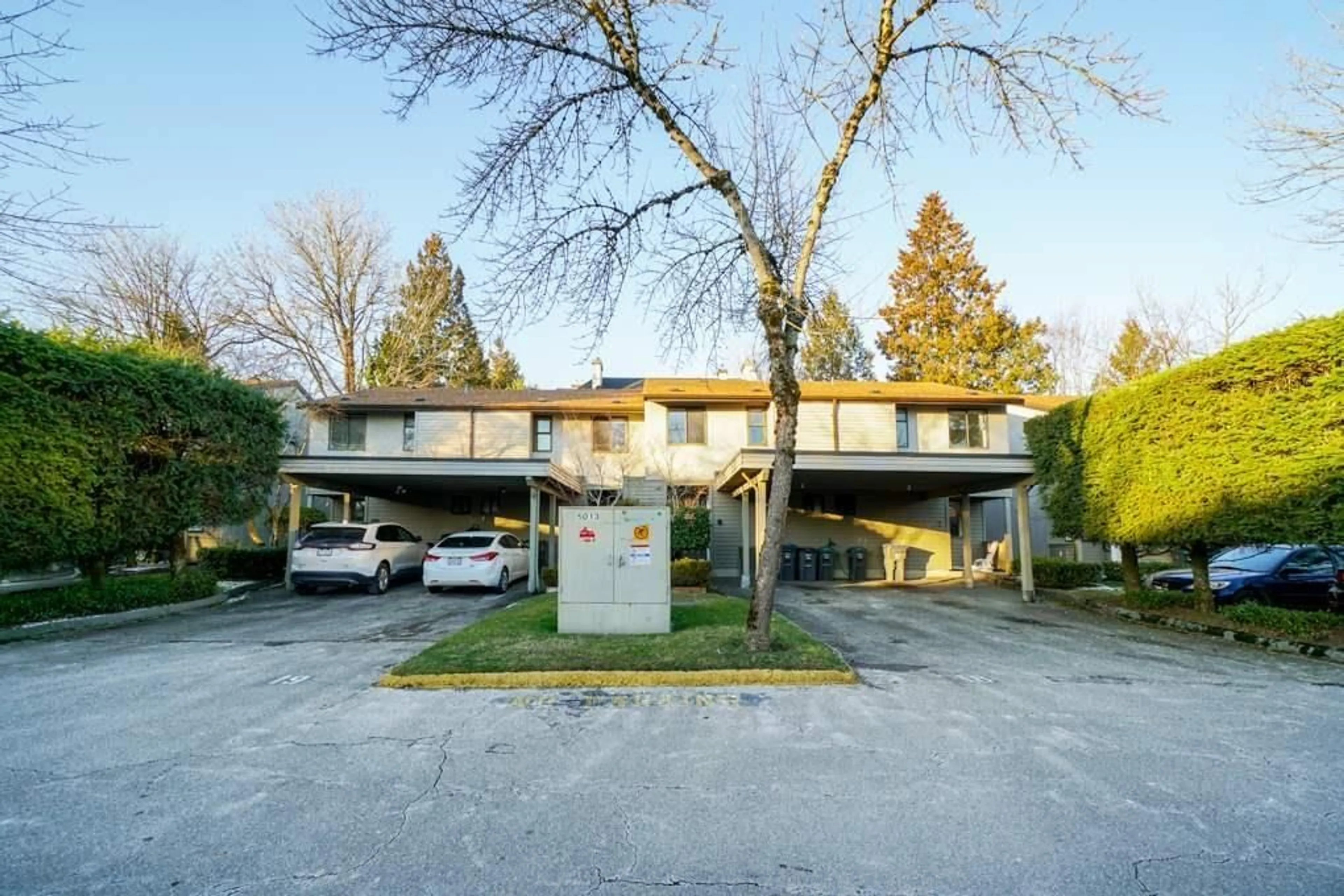 A pic from exterior of the house or condo for 8 9955 140 STREET, Surrey British Columbia V3T4M4