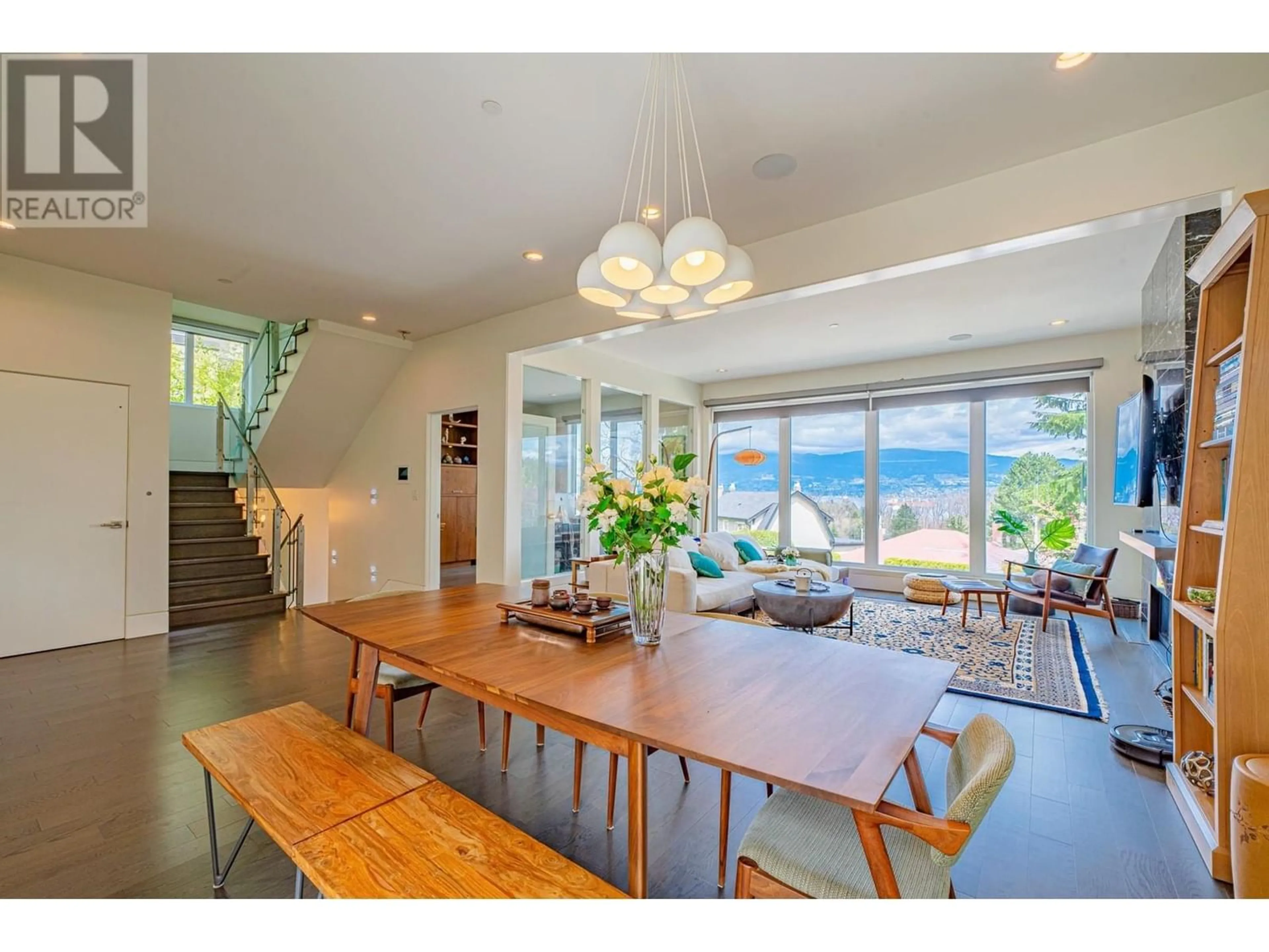 Living room, wood floors for 4350 LOCARNO CRESCENT, Vancouver British Columbia V6R1G3