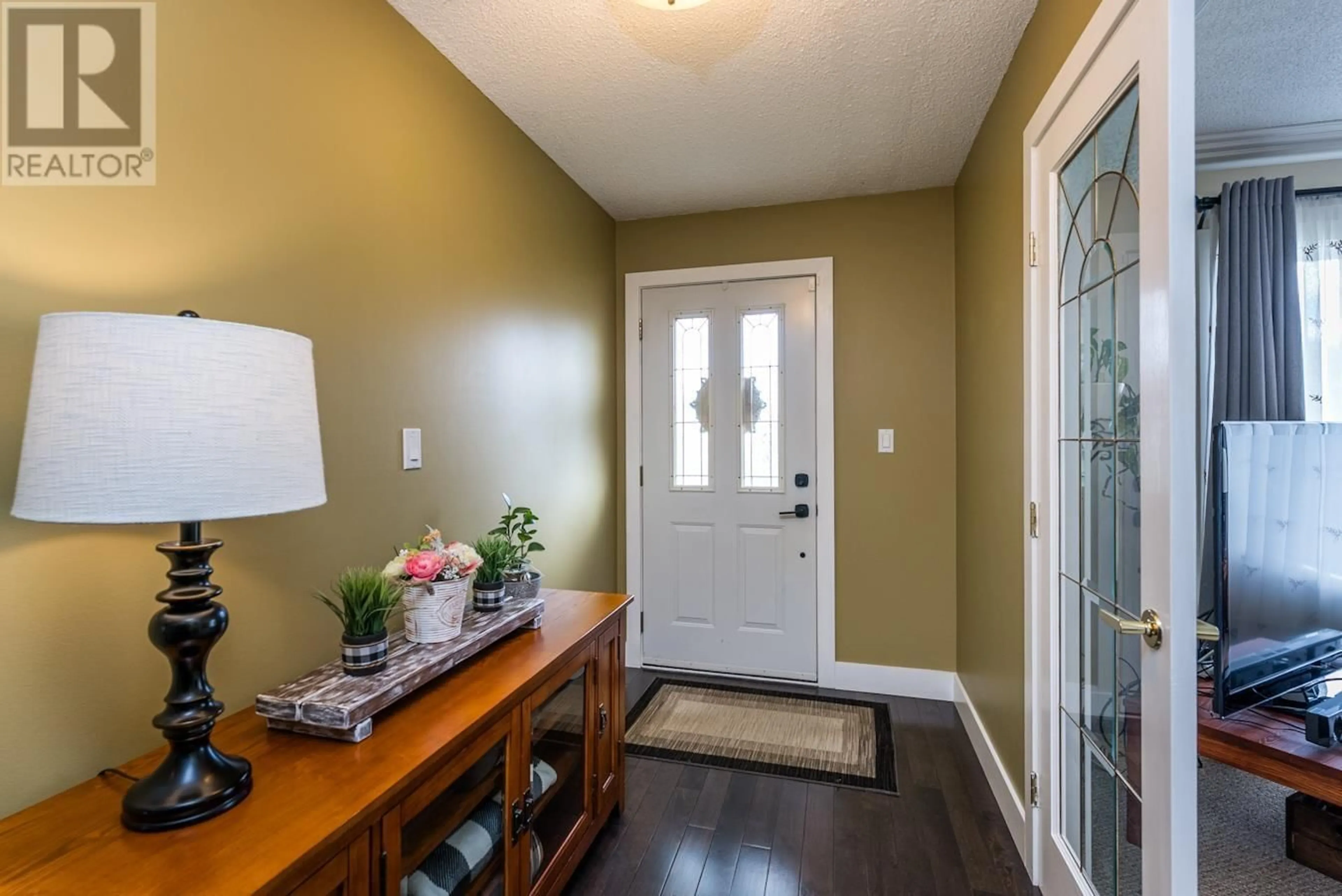 Indoor entryway for 6727 SIMON FRASER AVENUE, Prince George British Columbia V2N2N2