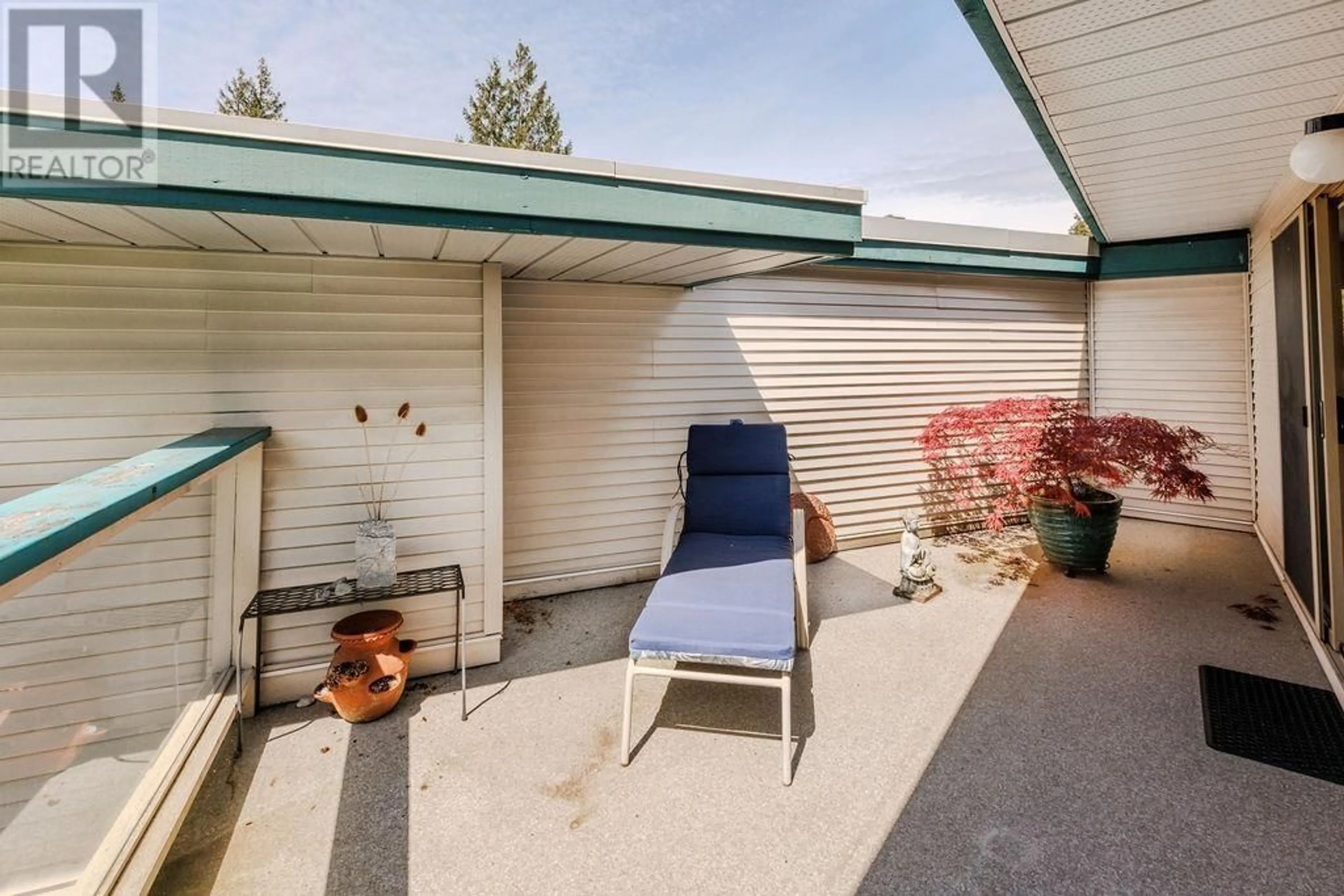 Patio for 37 555 EAGLECREST DRIVE, Gibsons British Columbia V0N1V8