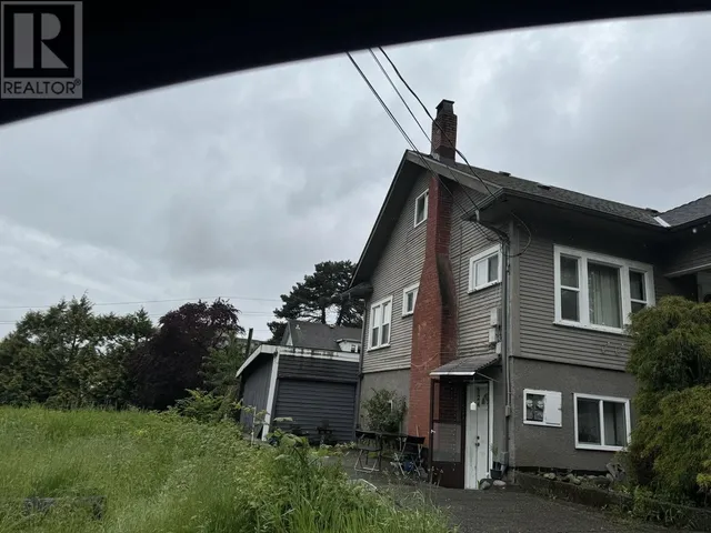 124 MCINNES STREET, New Westminster 2