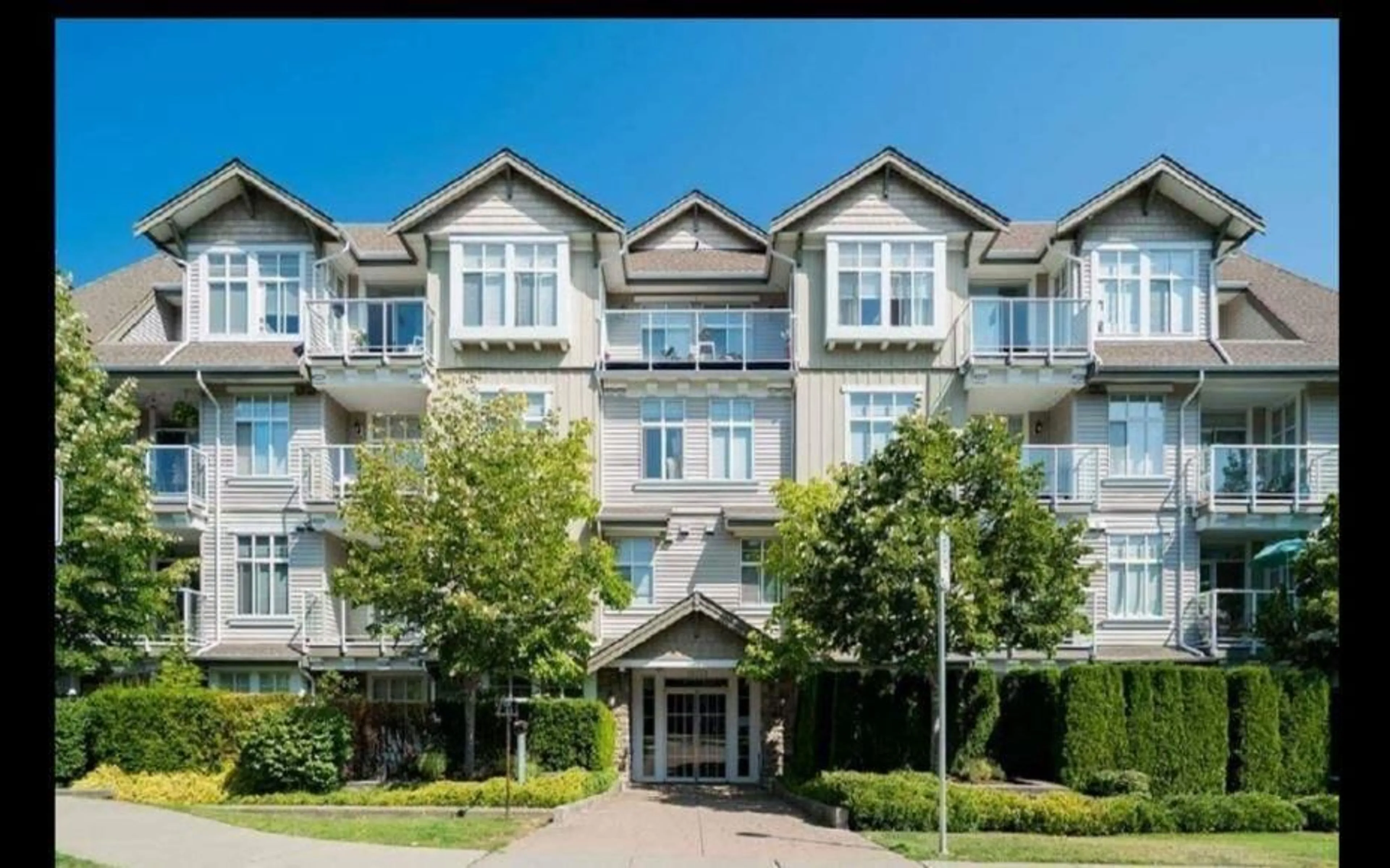 A pic from exterior of the house or condo for 202 15323 17A AVENUE, Surrey British Columbia V4A1V4