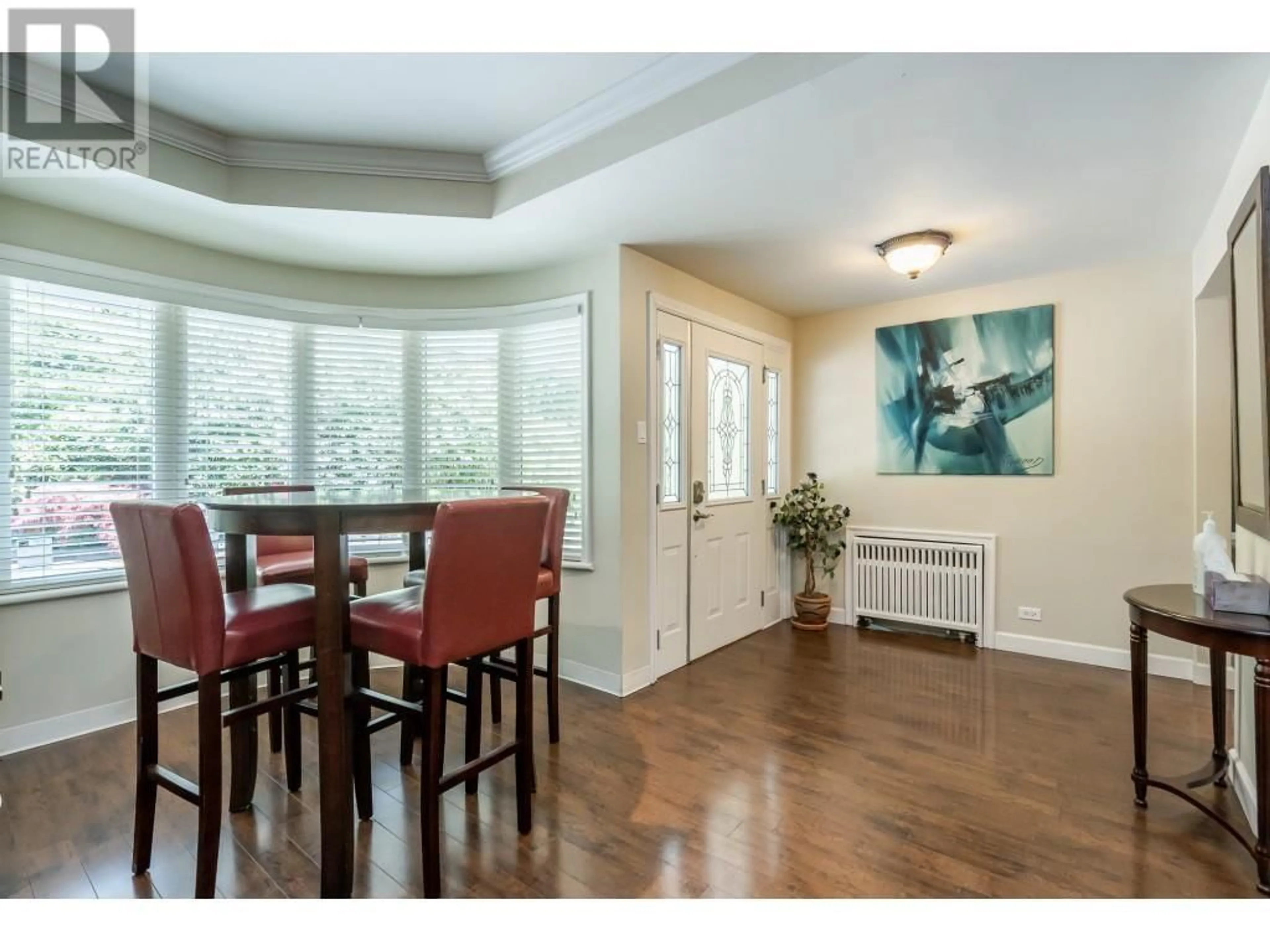 Dining room, wood/laminate floor for 820 MATHERS AVENUE, West Vancouver British Columbia V7T2G1