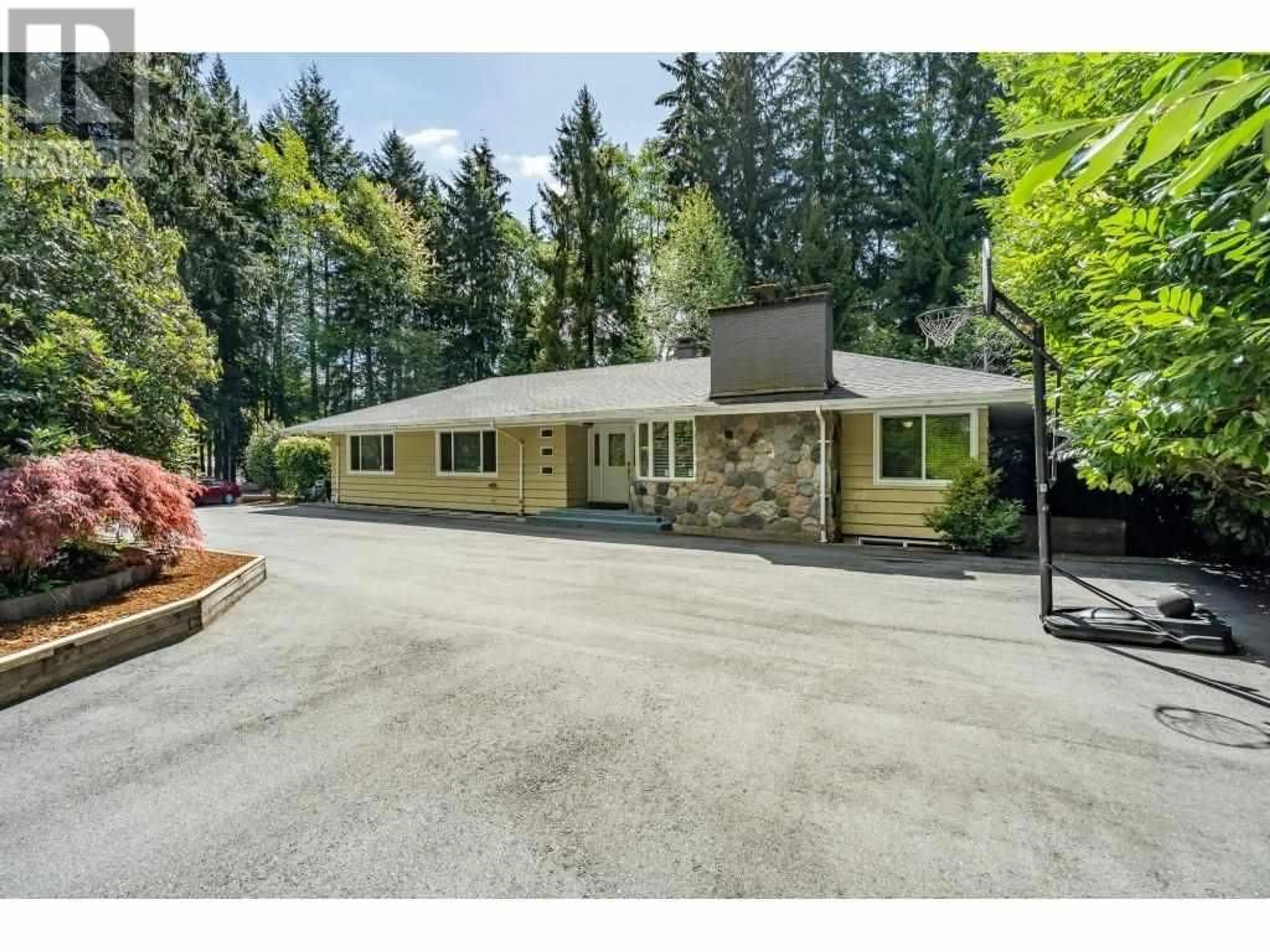 Frontside or backside of a home for 820 MATHERS AVENUE, West Vancouver British Columbia V7T2G1