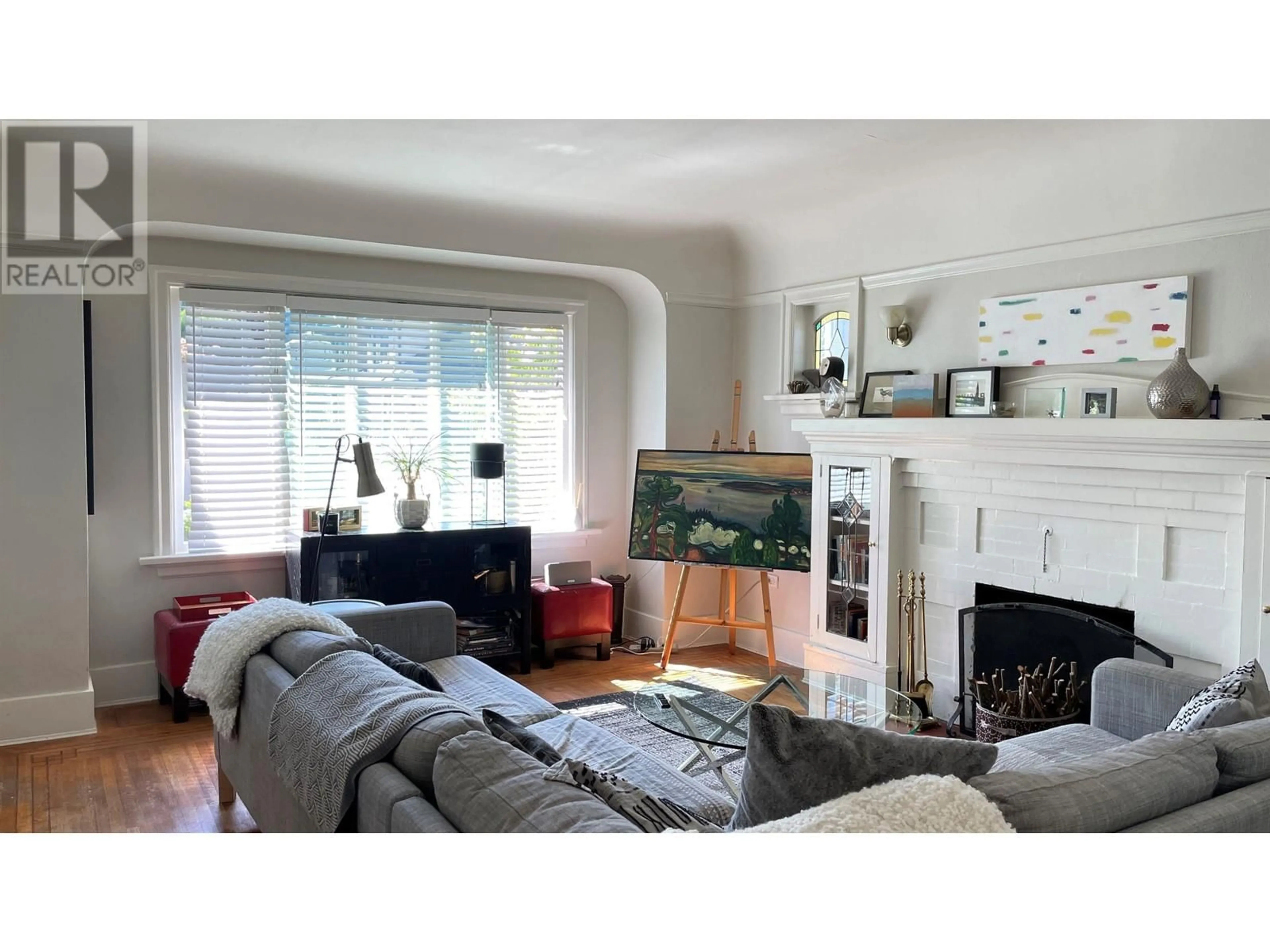 Living room, wood floors for 6338 VINE STREET, Vancouver British Columbia V6M4B1