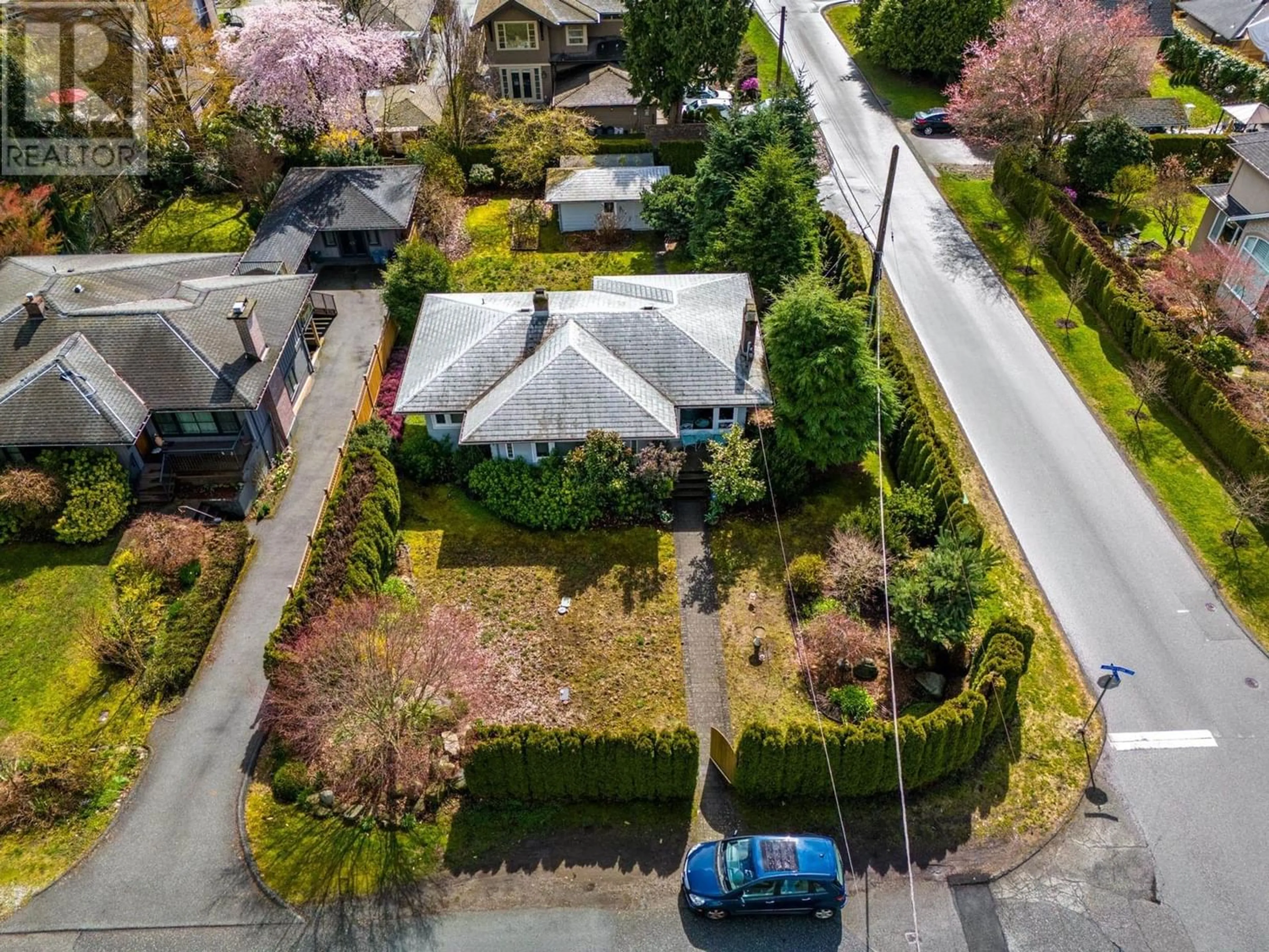Frontside or backside of a home for 2296 JEFFERSON AVENUE, West Vancouver British Columbia V7V2A8