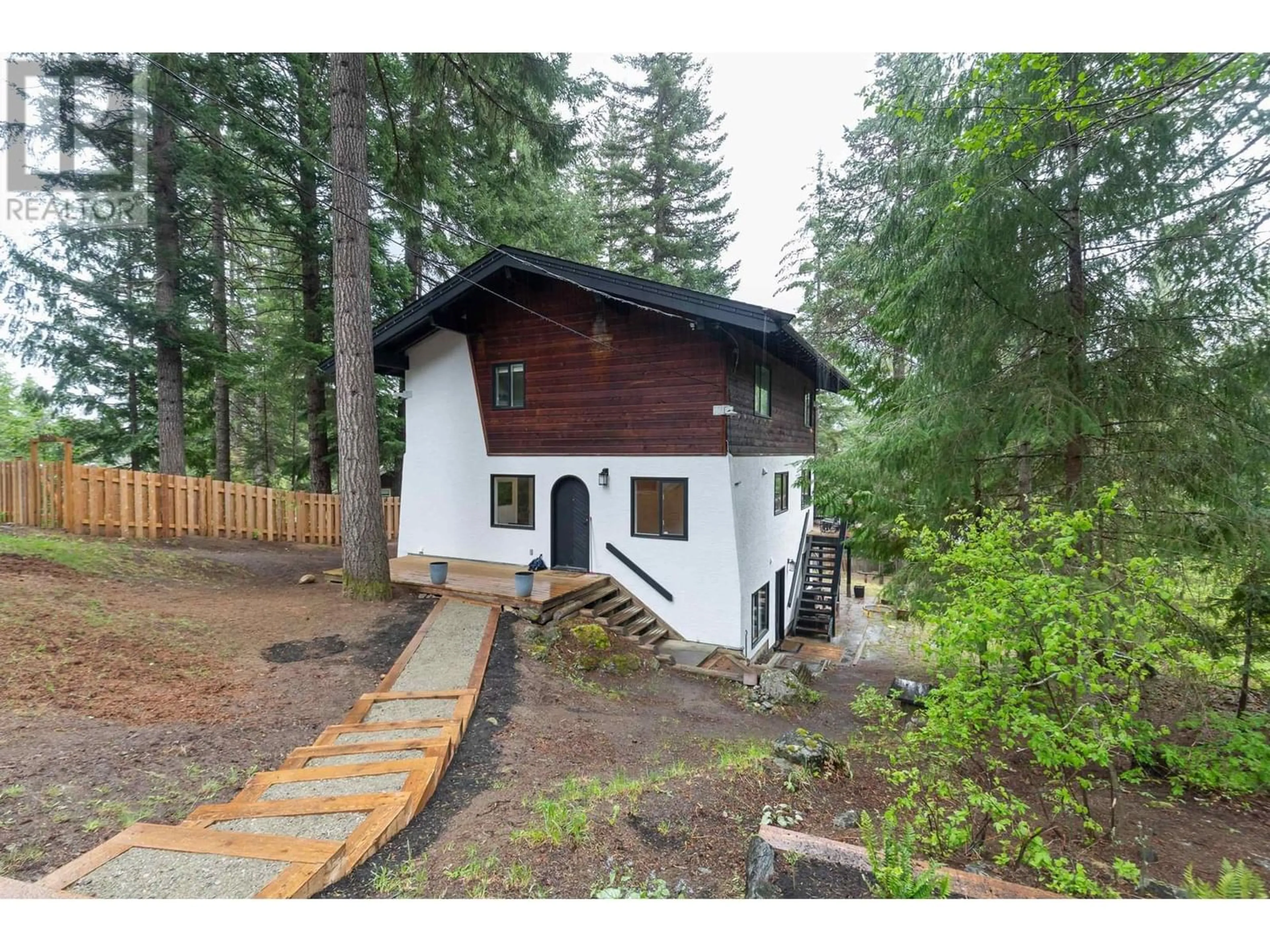 Cottage for 8636 LAKEWOOD COURT, Whistler British Columbia V8E0G1