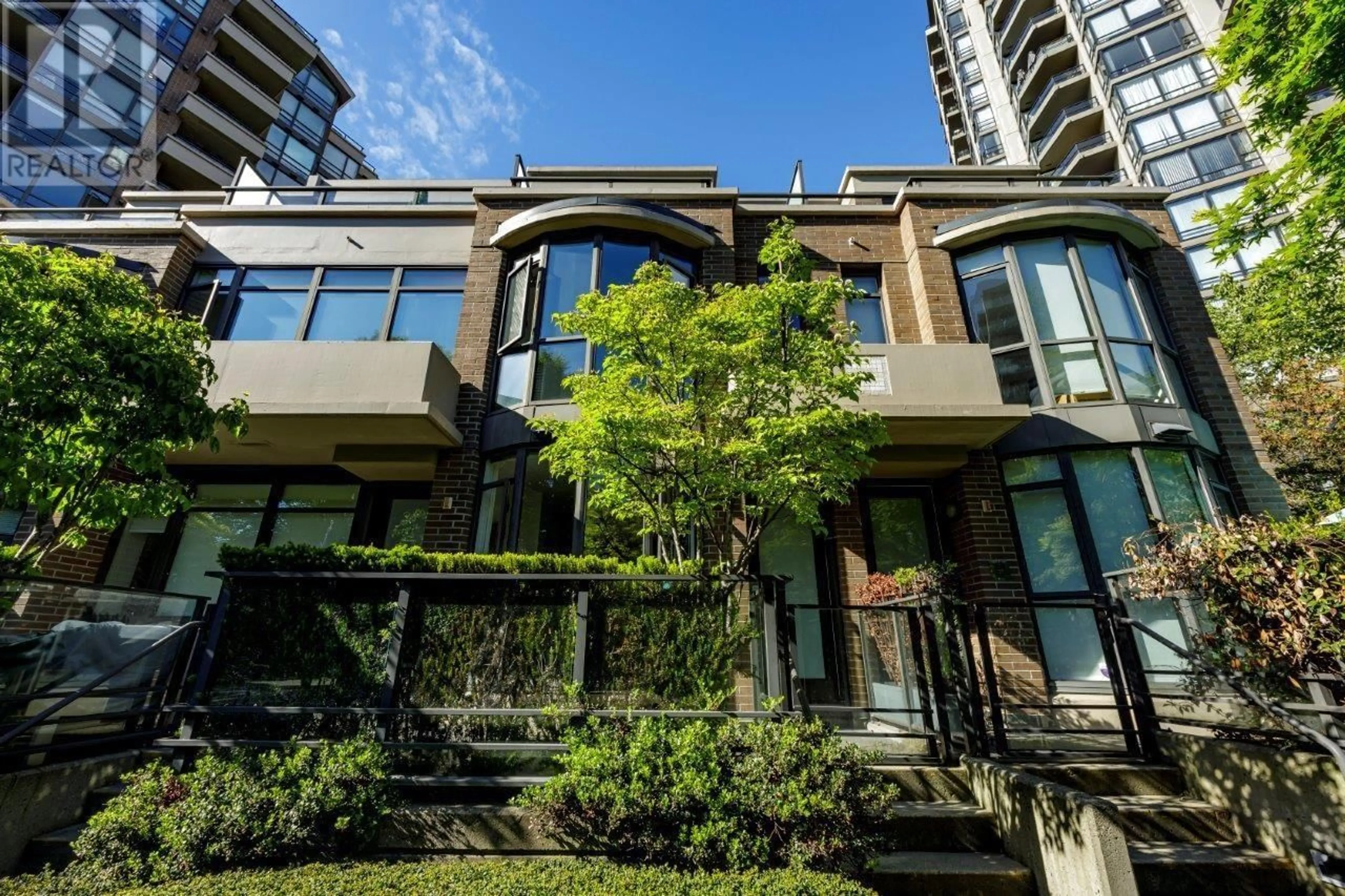 A pic from exterior of the house or condo for 160 W 1ST STREET, North Vancouver British Columbia V7M1A9