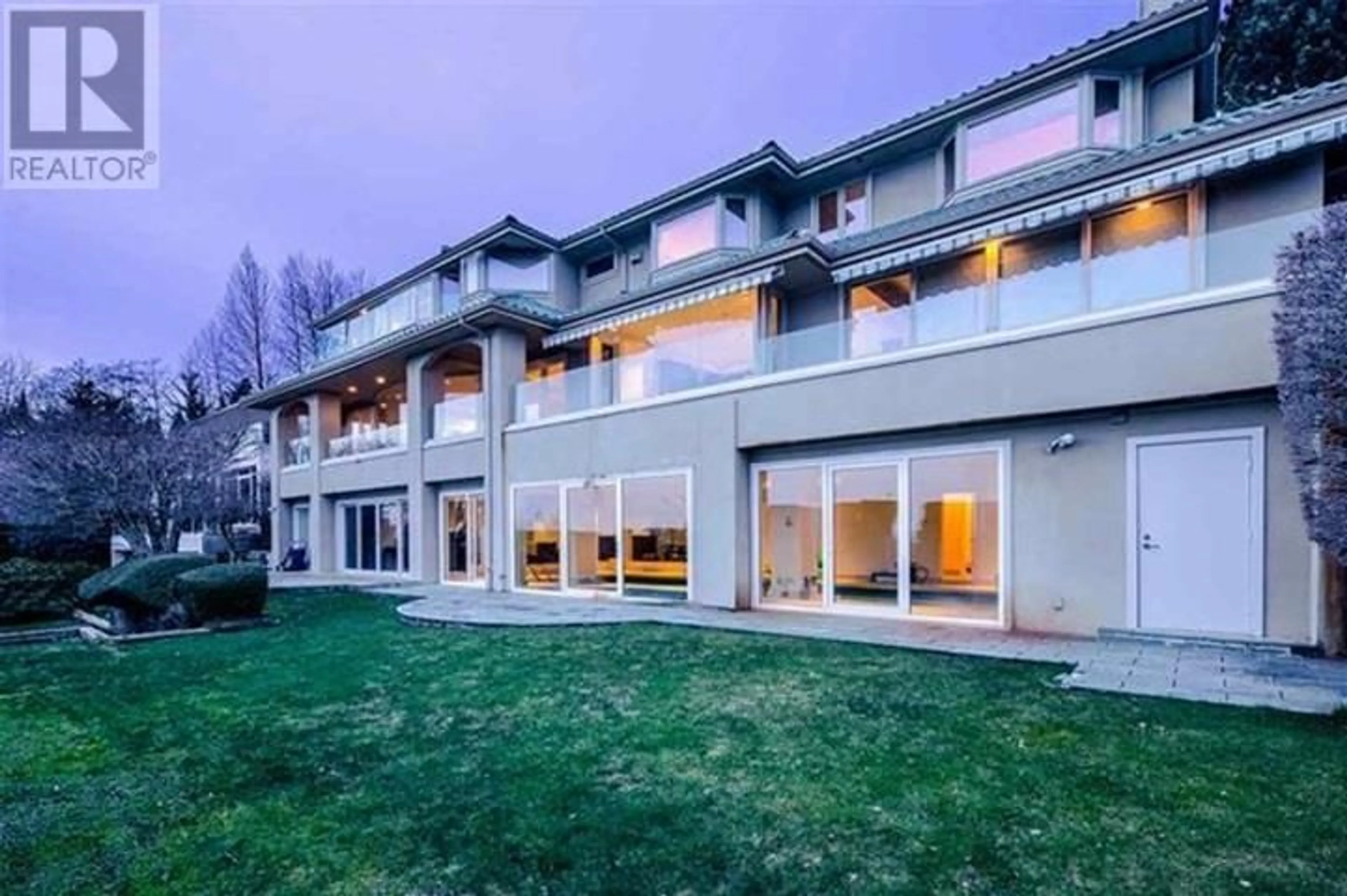 A pic from exterior of the house or condo for 1538 CHIPPENDALE COURT, West Vancouver British Columbia V7S3G6