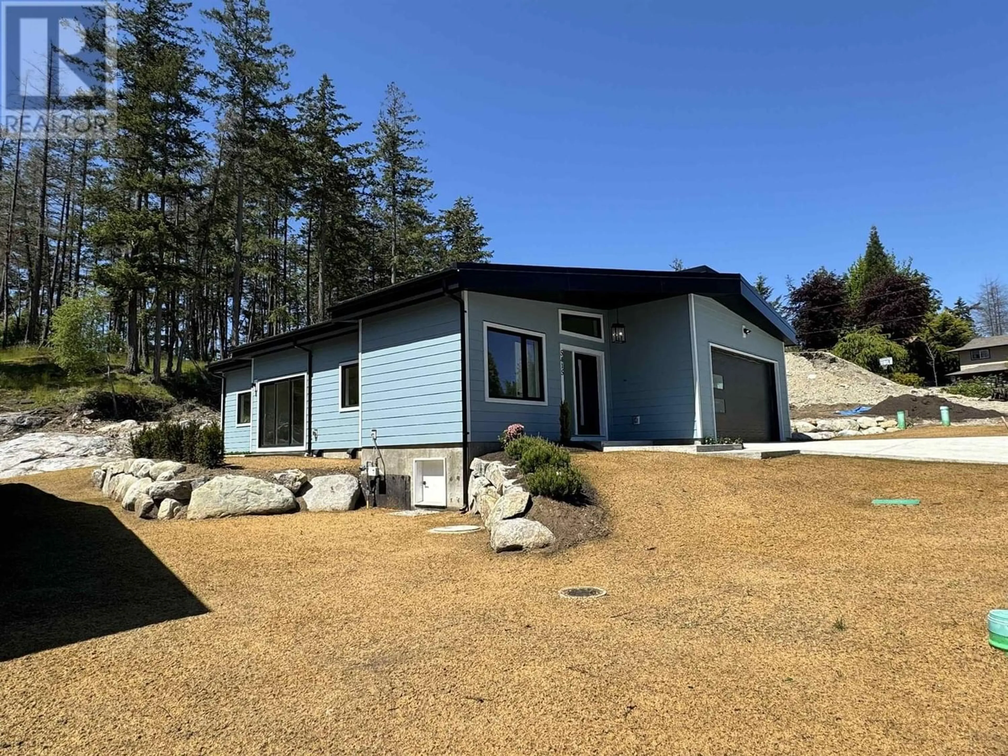 Frontside or backside of a home for 5415 STELLAR WAY, Sechelt British Columbia V7Z0M1
