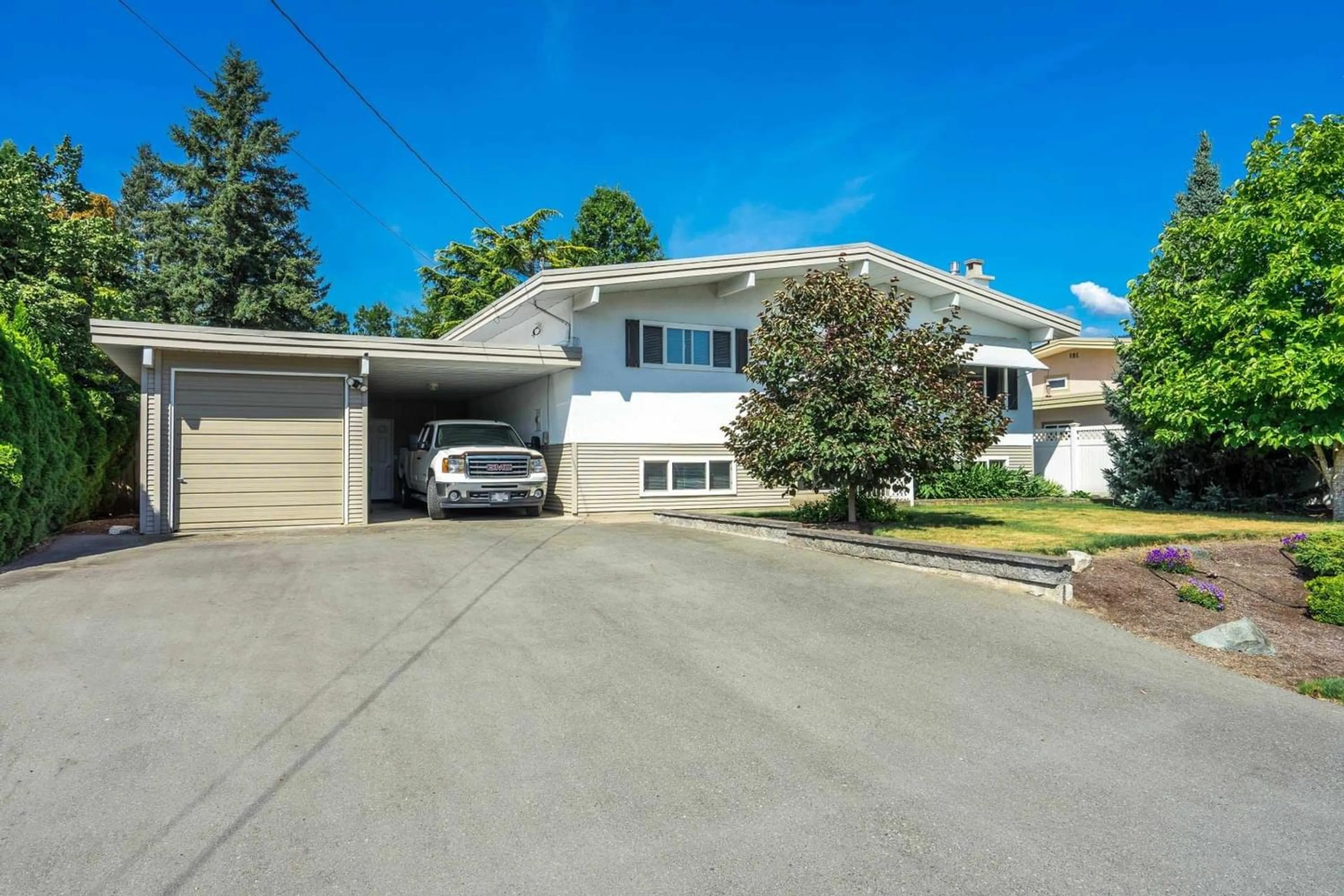 Frontside or backside of a home for 10107 BONAVISTA STREET, Chilliwack British Columbia V2P5C2