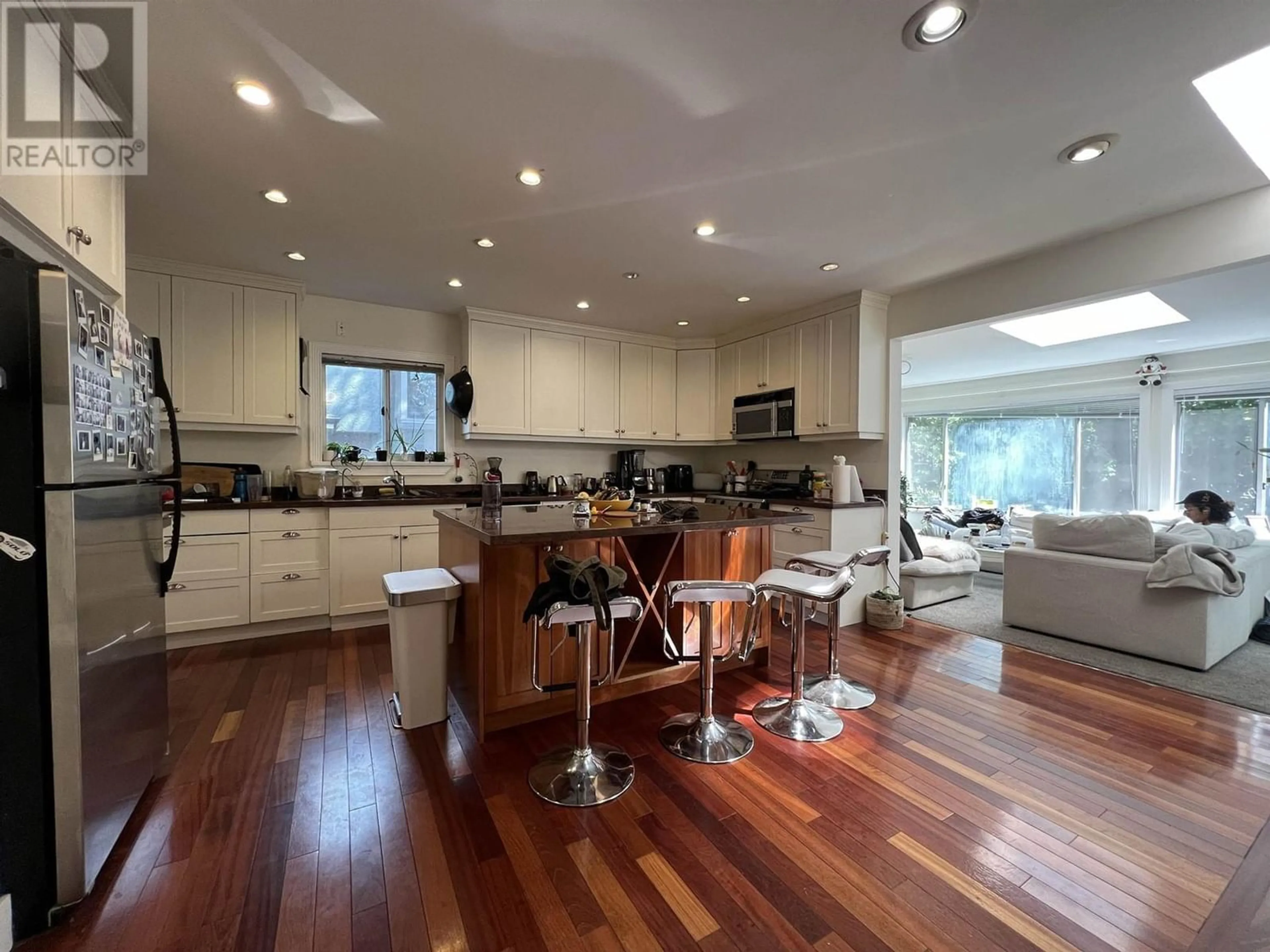 Contemporary kitchen for 2146 W 33RD AVENUE, Vancouver British Columbia V6M1B9