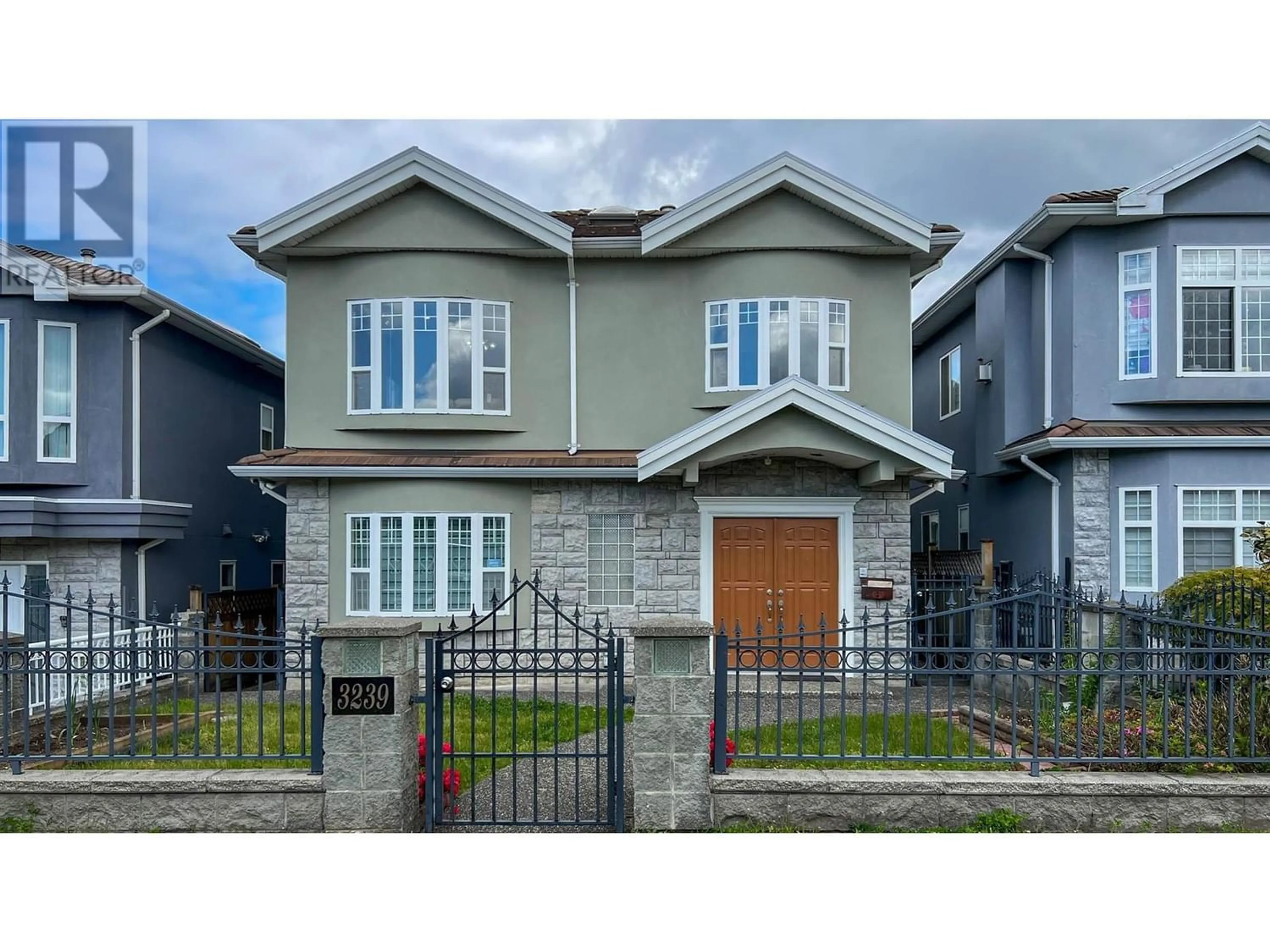 Frontside or backside of a home for 3239 E 24TH AVENUE, Vancouver British Columbia V5R1G1