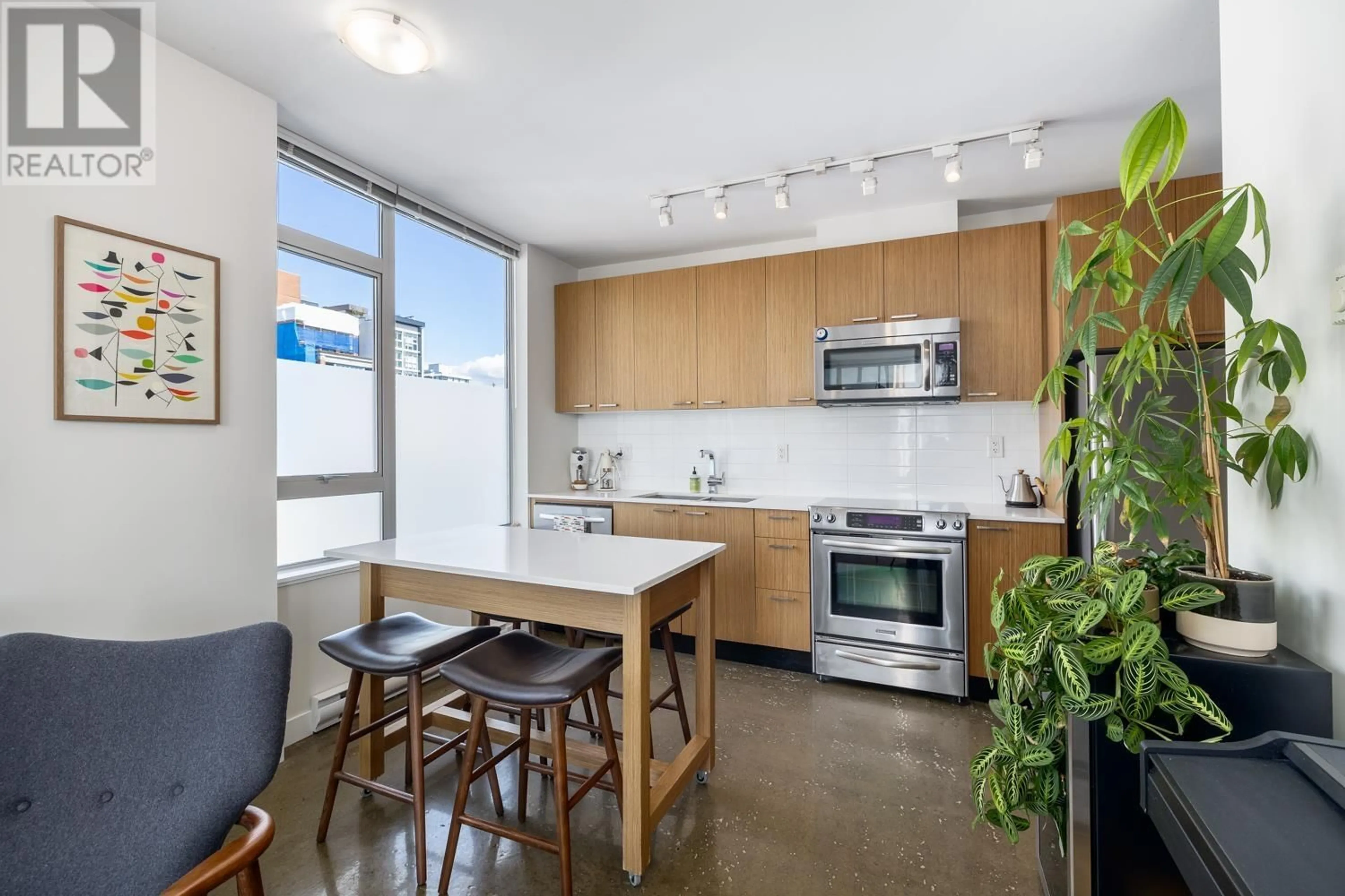 Standard kitchen for 507 221 UNION STREET, Vancouver British Columbia V6A0B4