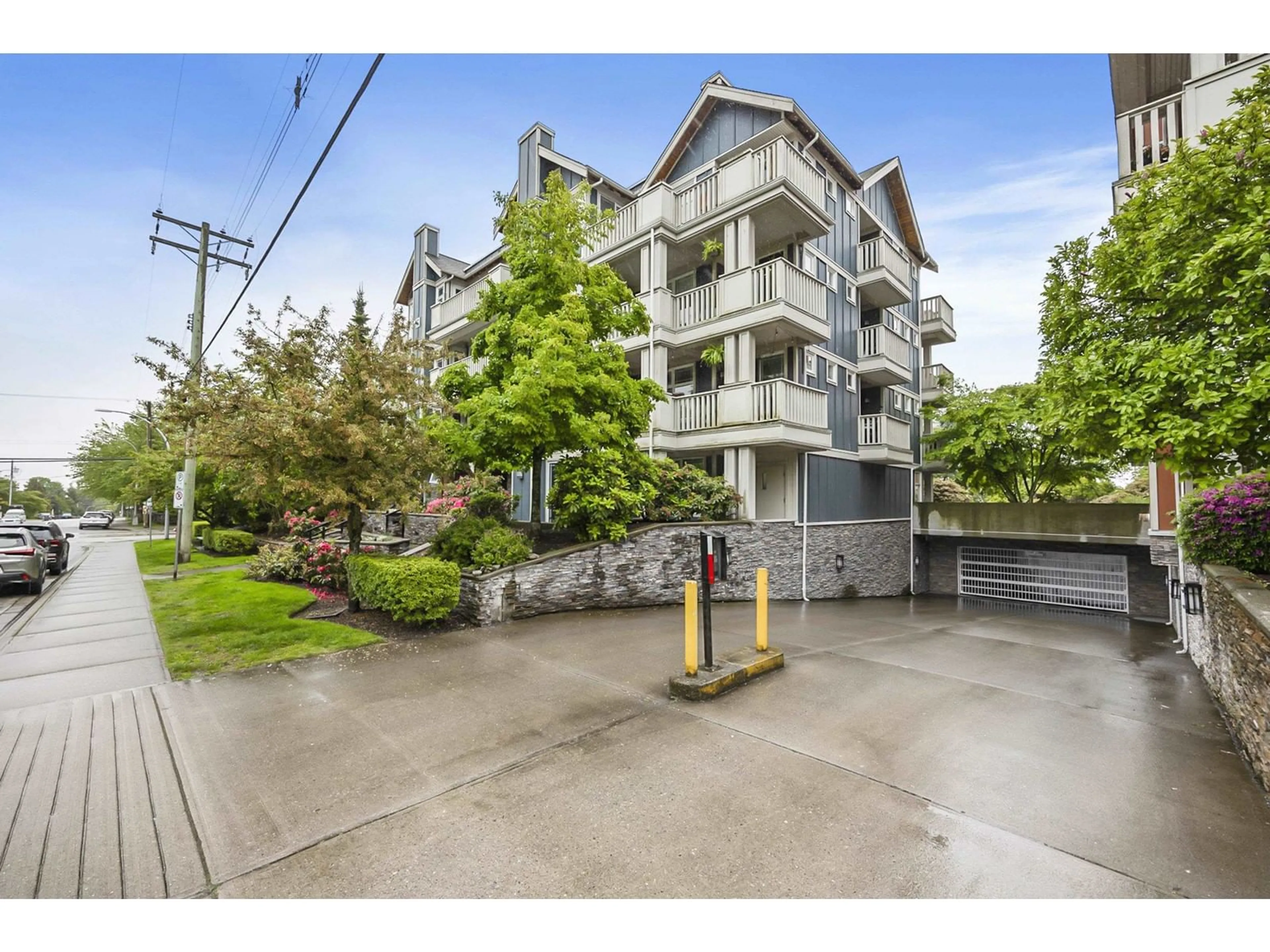 A pic from exterior of the house or condo for 102 15392 16A AVENUE, Surrey British Columbia V4A1S9