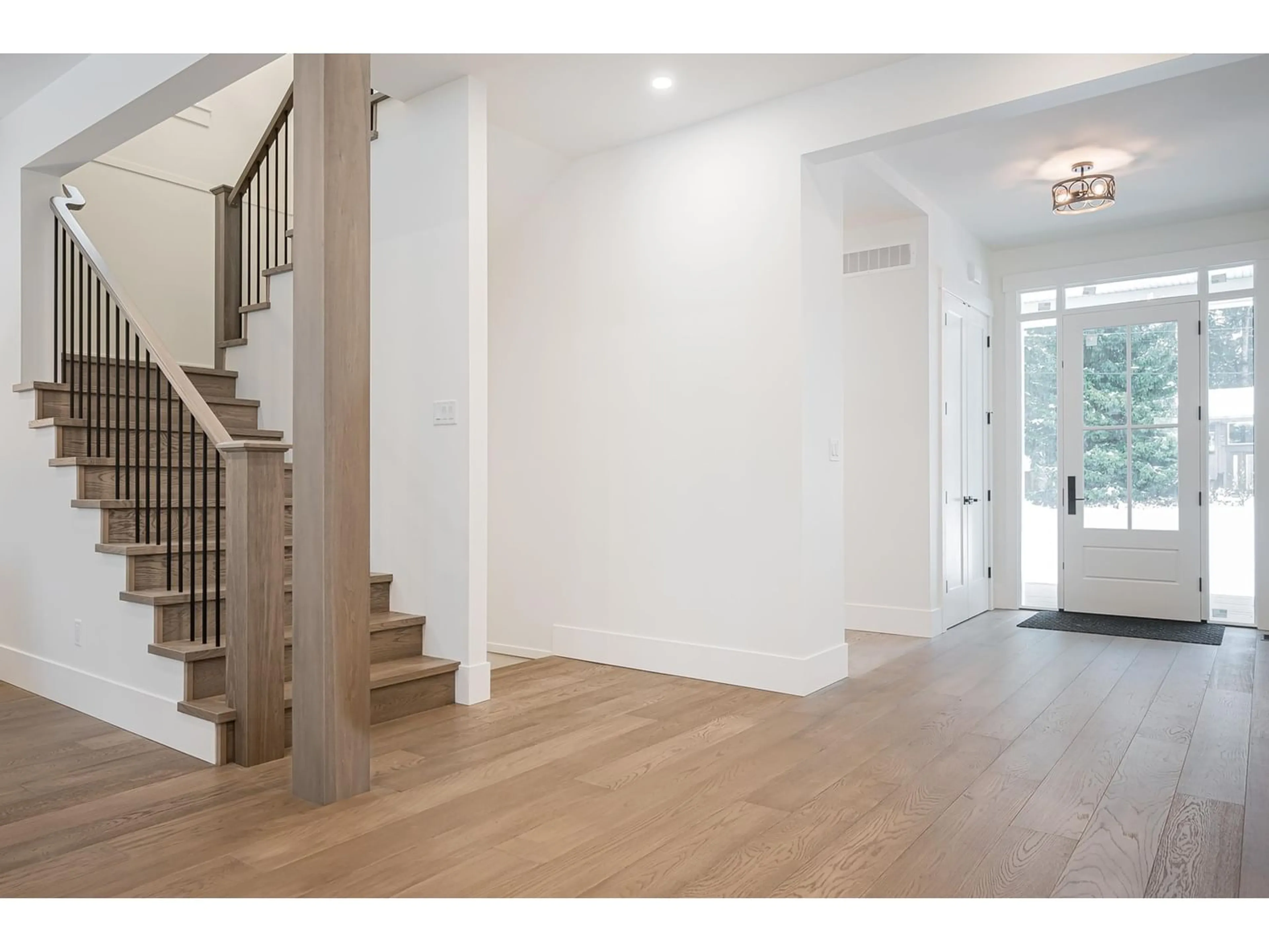 Indoor entryway for 9229 MARR STREET, Langley British Columbia V1M2S4