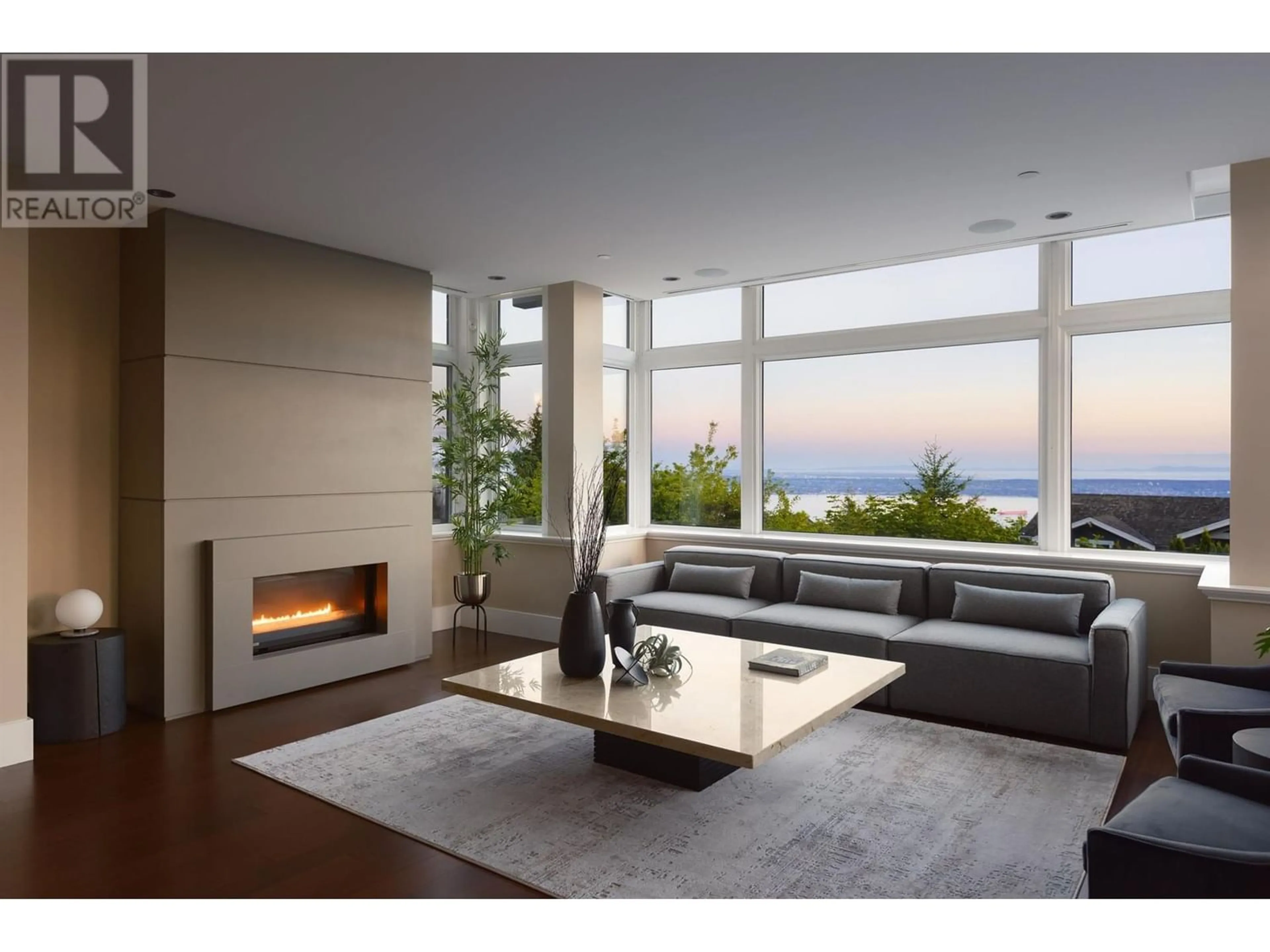 Living room for 2559 HIGHGROVE MEWS, West Vancouver British Columbia V7S0A4