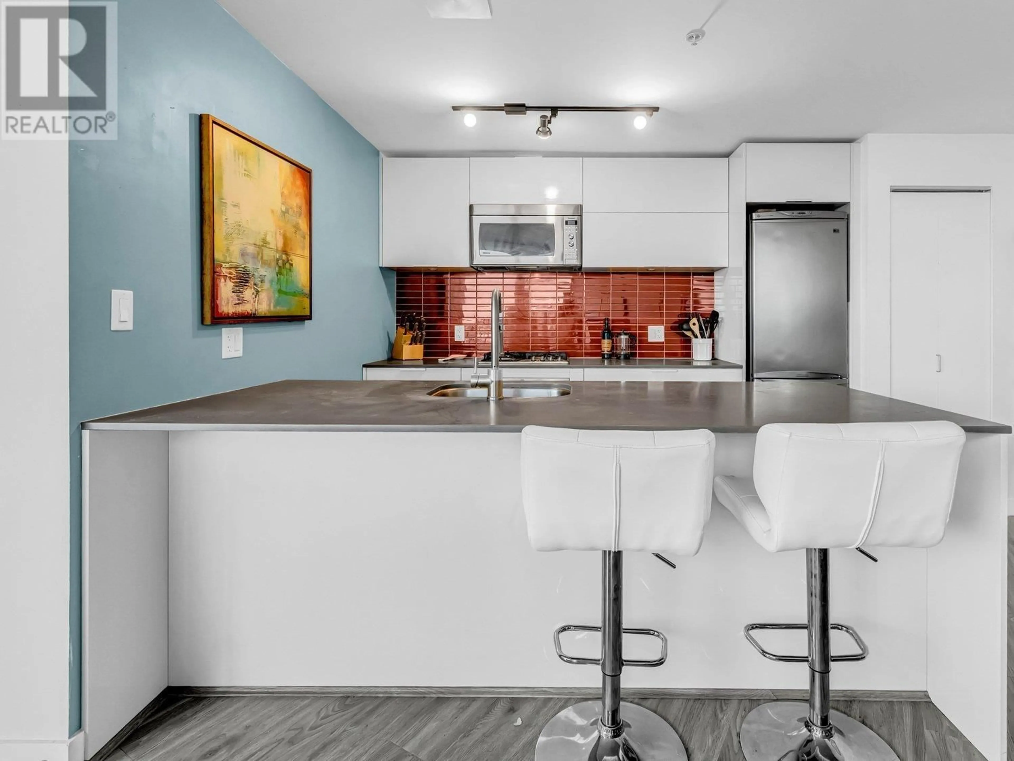 Open concept kitchen for 3208 128 W CORDOVA STREET, Vancouver British Columbia V6B0E6