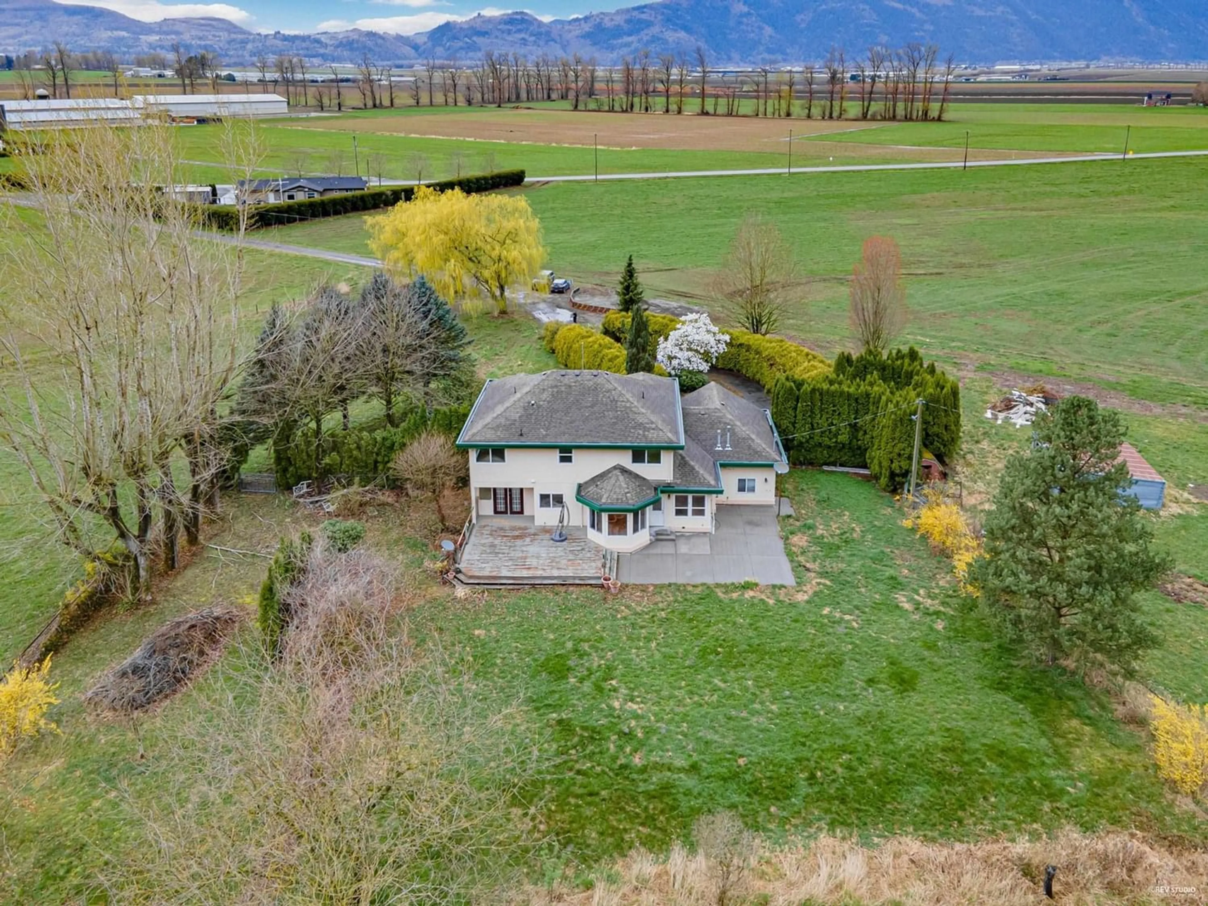 Frontside or backside of a home for 40218 WELLS LINE ROAD, Abbotsford British Columbia V3G2K7
