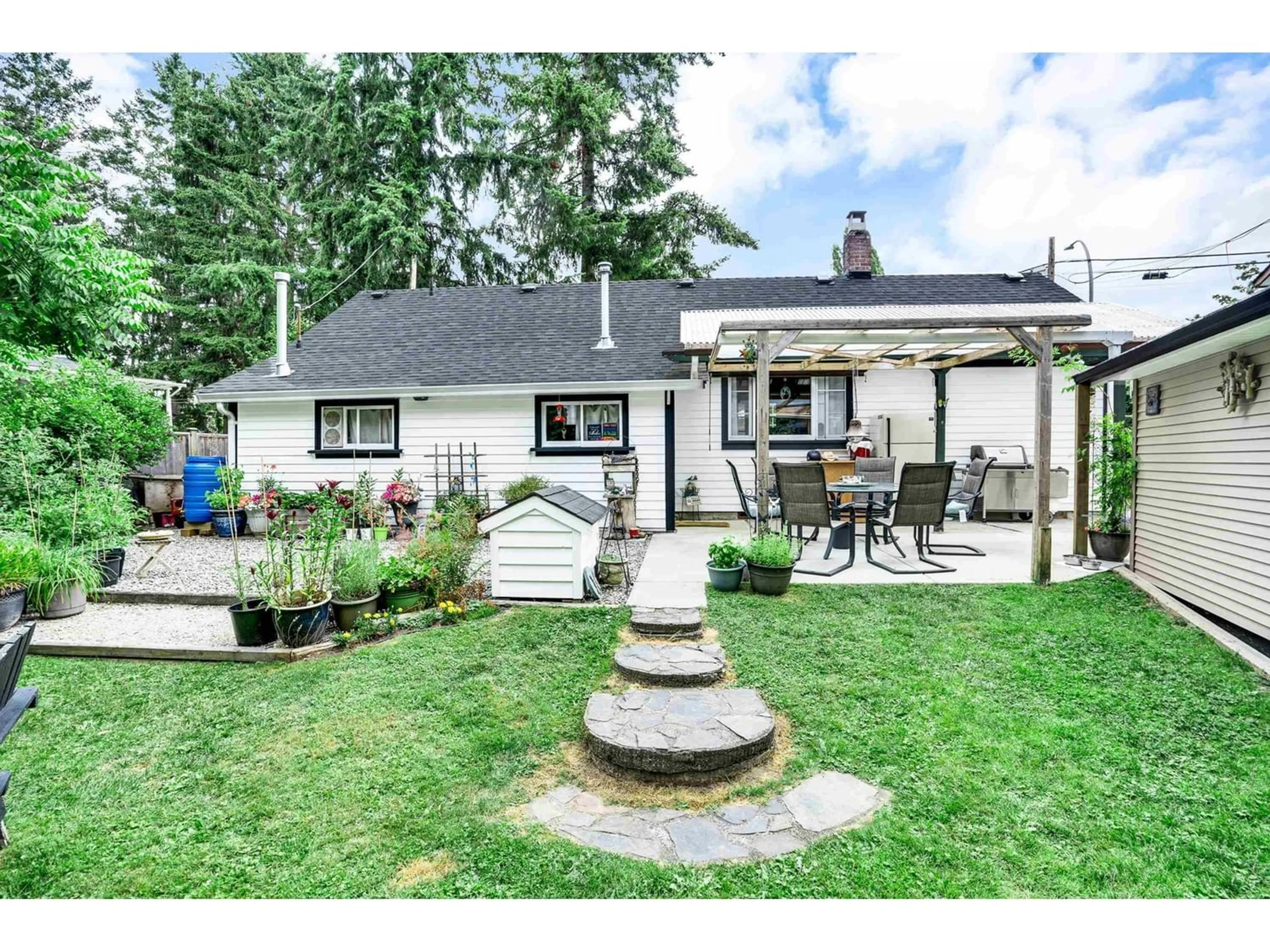 Cottage for 4775 208 STREET, Langley British Columbia V3A2J2