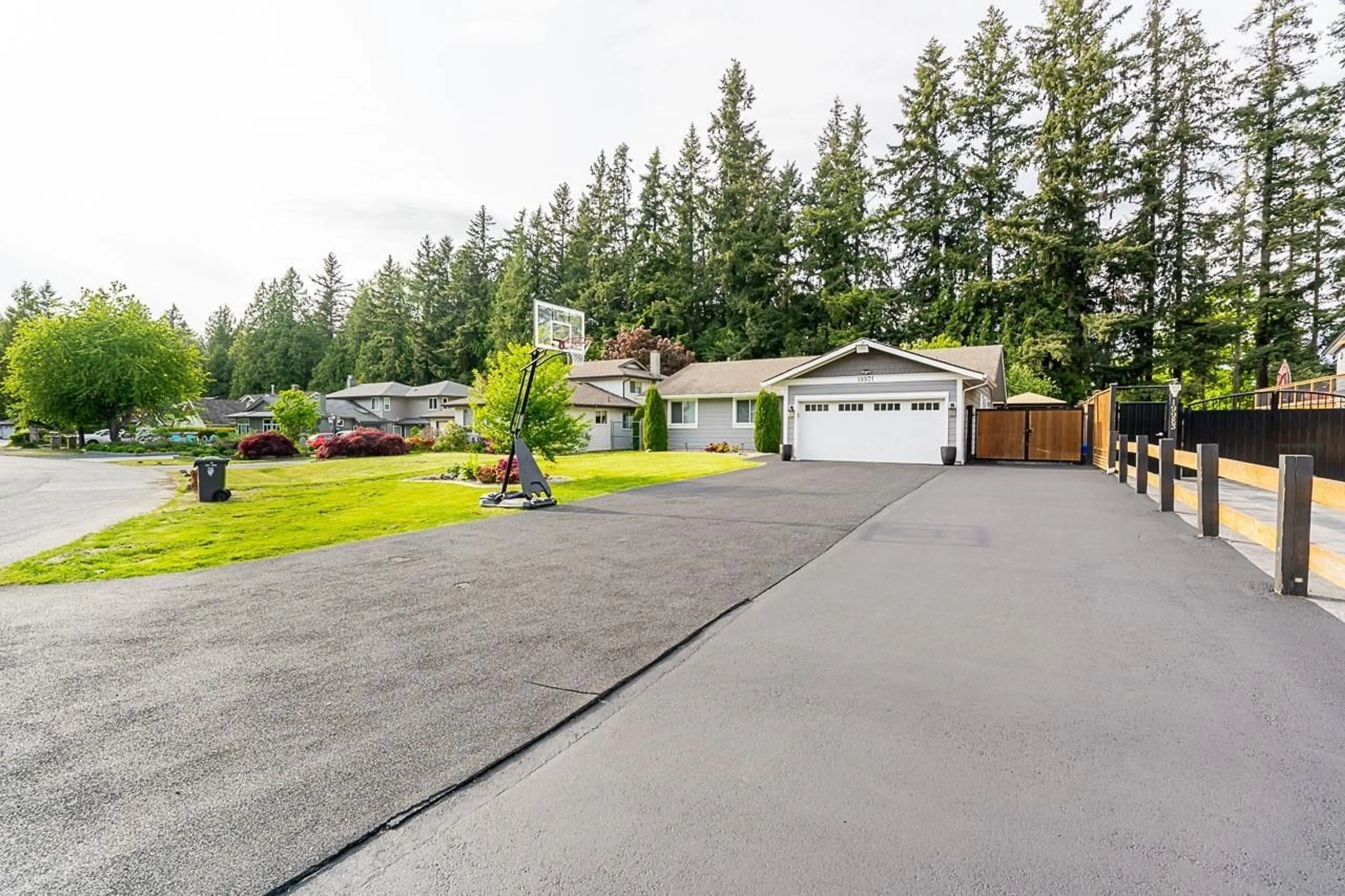 Frontside or backside of a home for 19971 39A AVENUE, Langley British Columbia V3A7G3